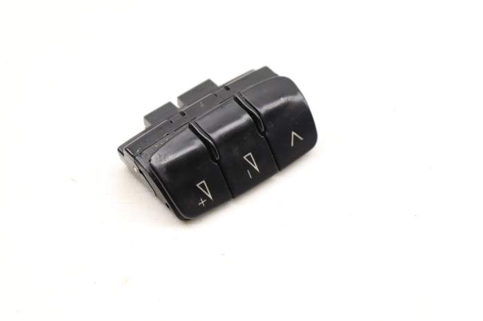 Steering Wheel Control Button / Switch 4B0951527J main product photo