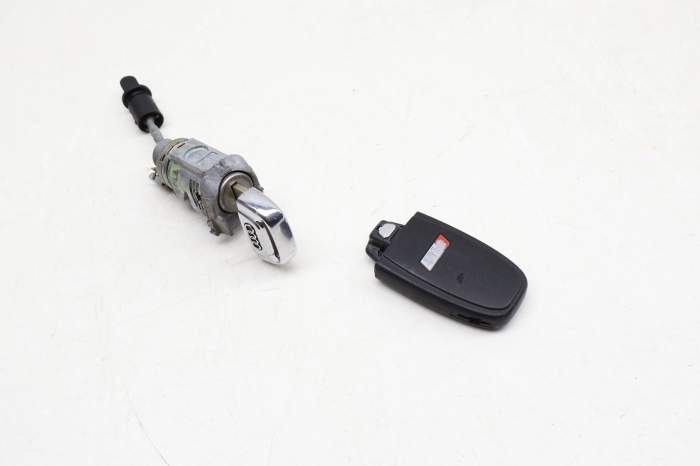 Lock Switch / Cylinder Set W/ Key 8T0898374BJ main product photo