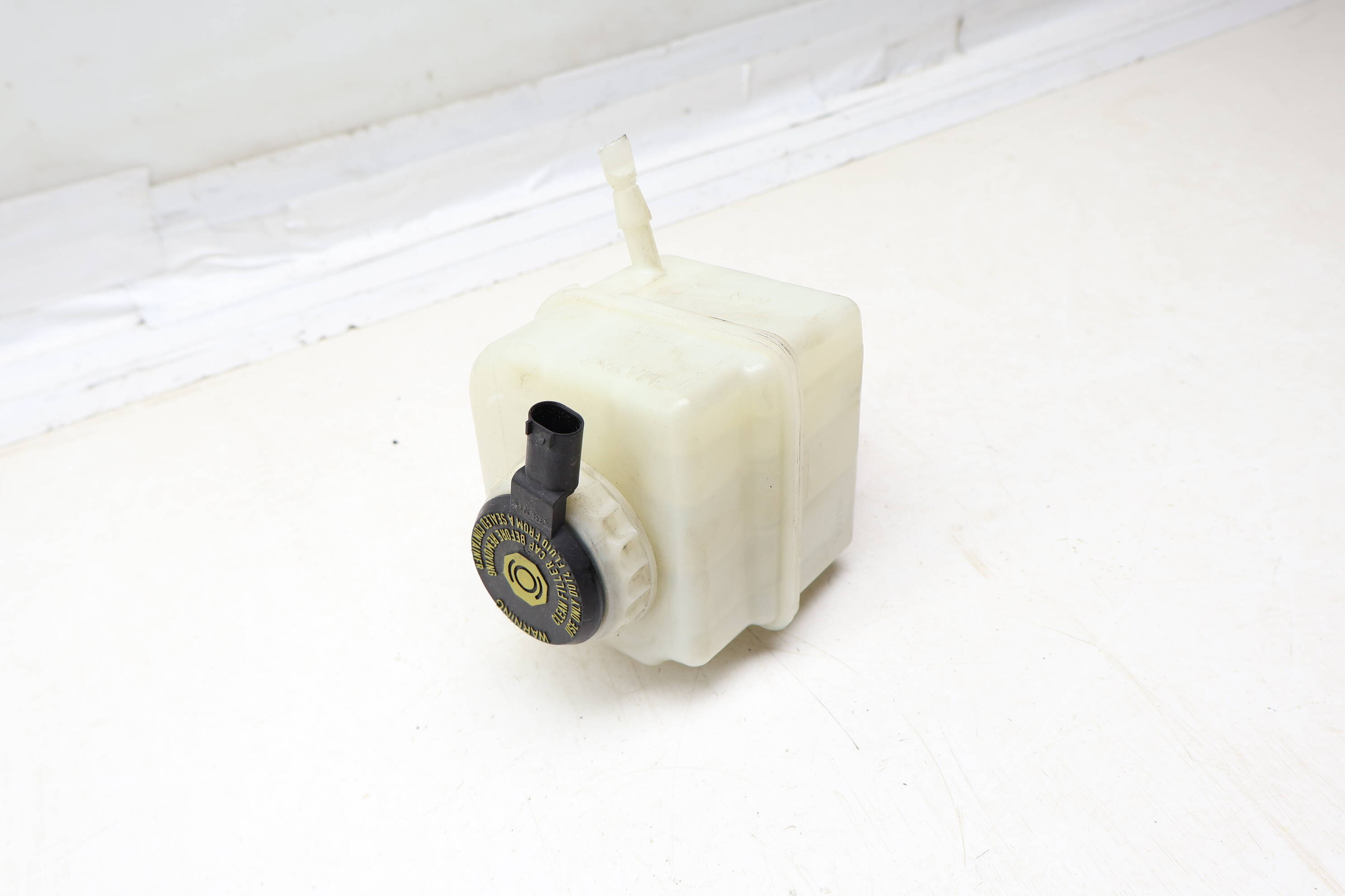 Brake Fluid Reservoir / Tank 34336782289