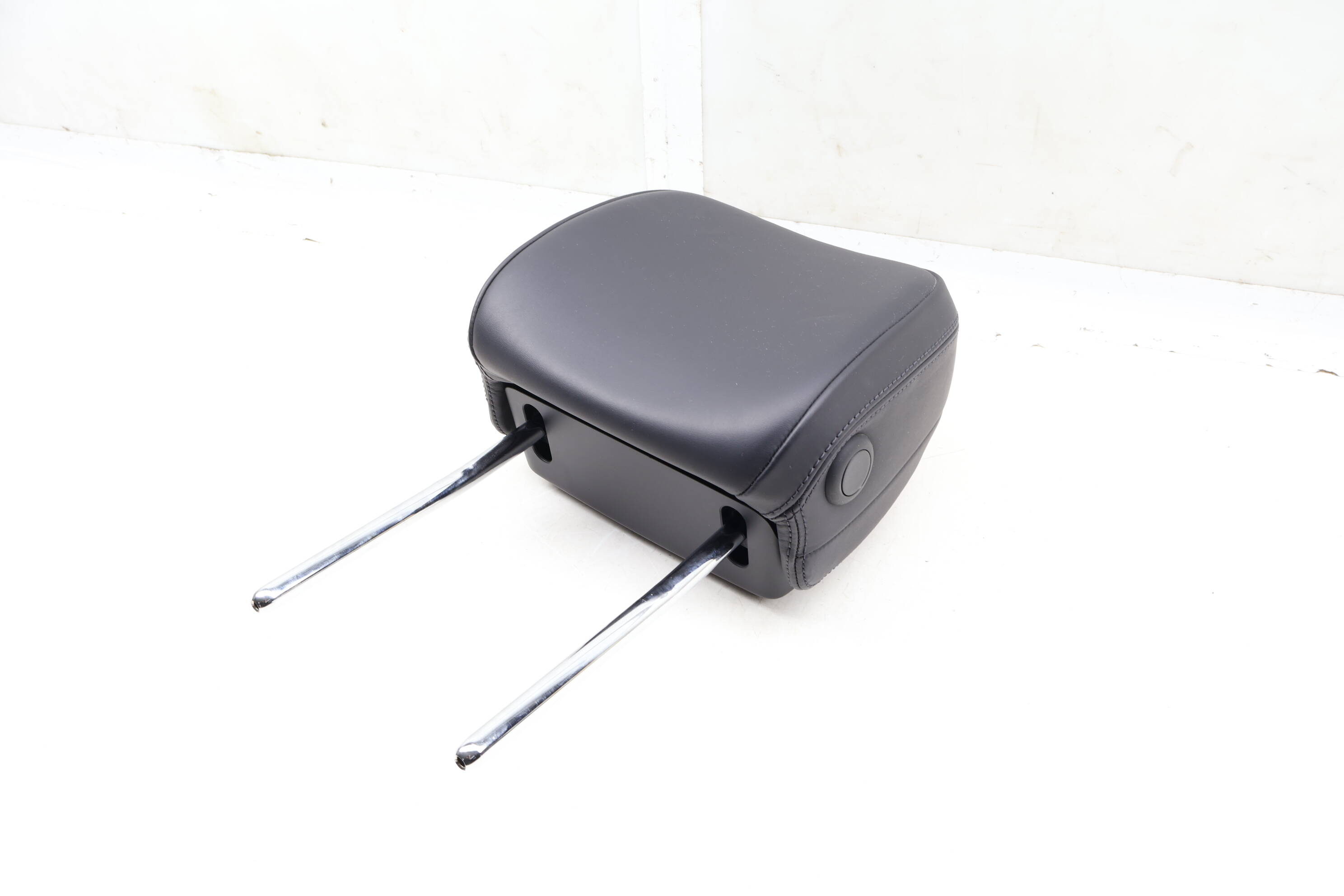 Seat Headrest / Head Rest 95B881901Q