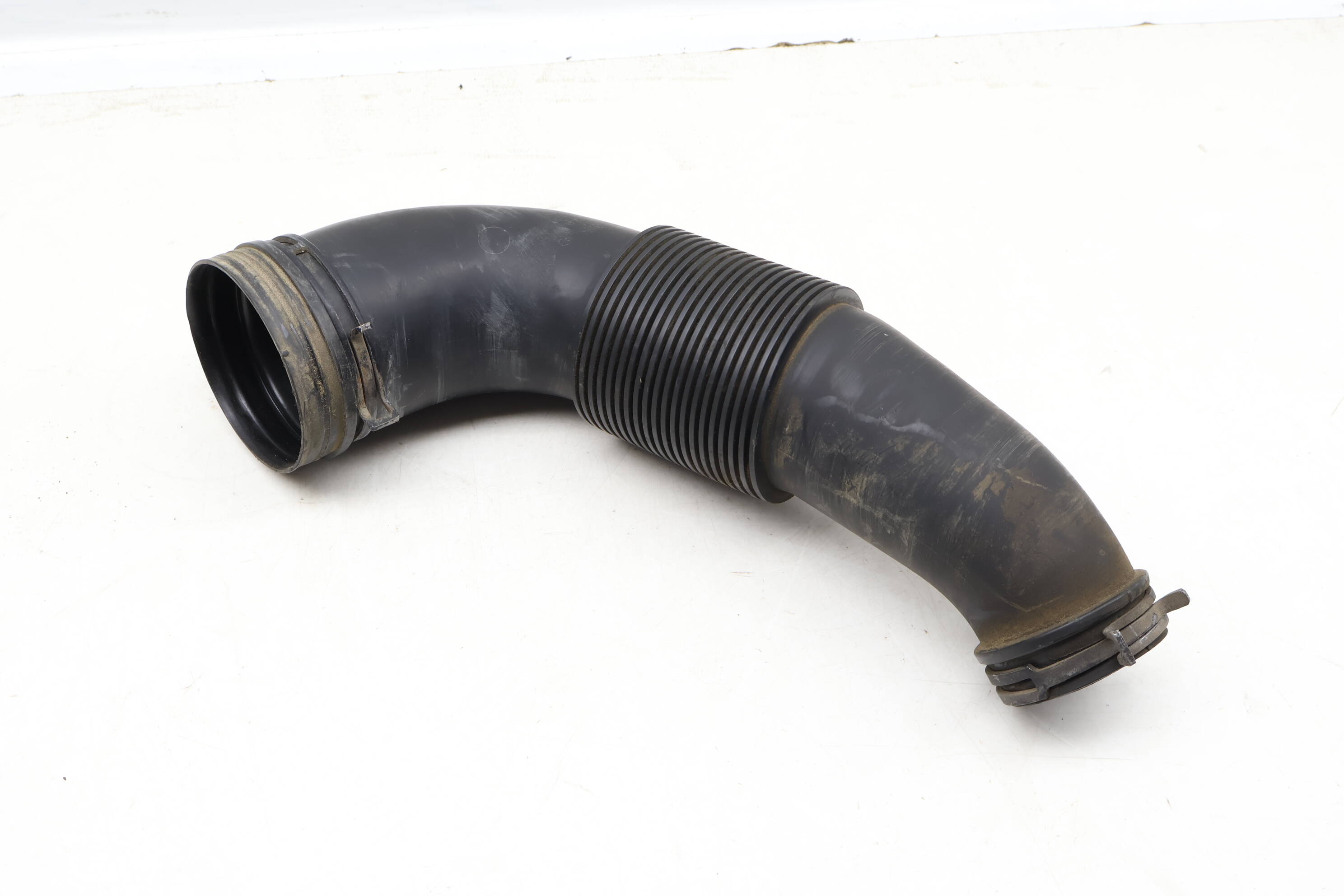 Air Intake Hose / Duct 7L6129627J