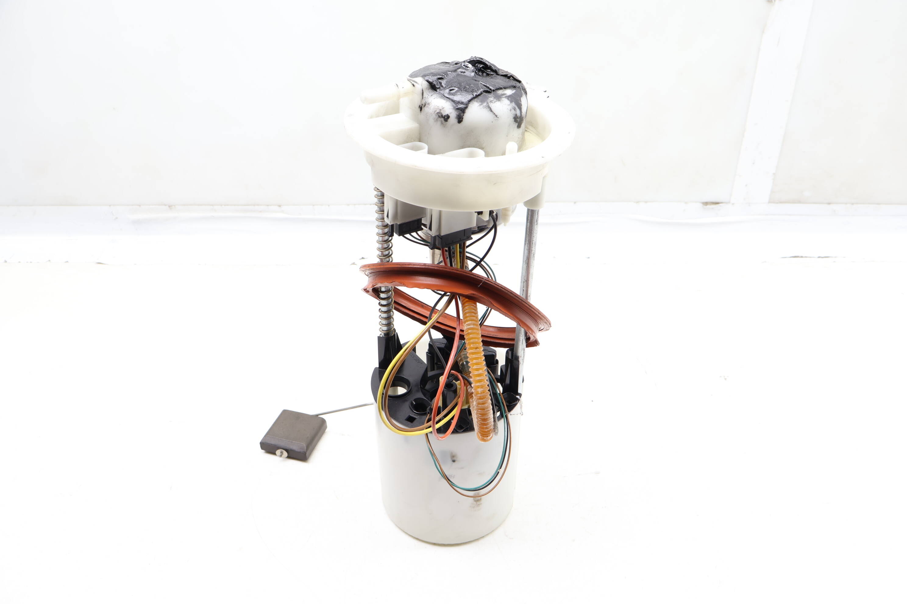 In-Tank Fuel Pump Assembly 8R0919051F