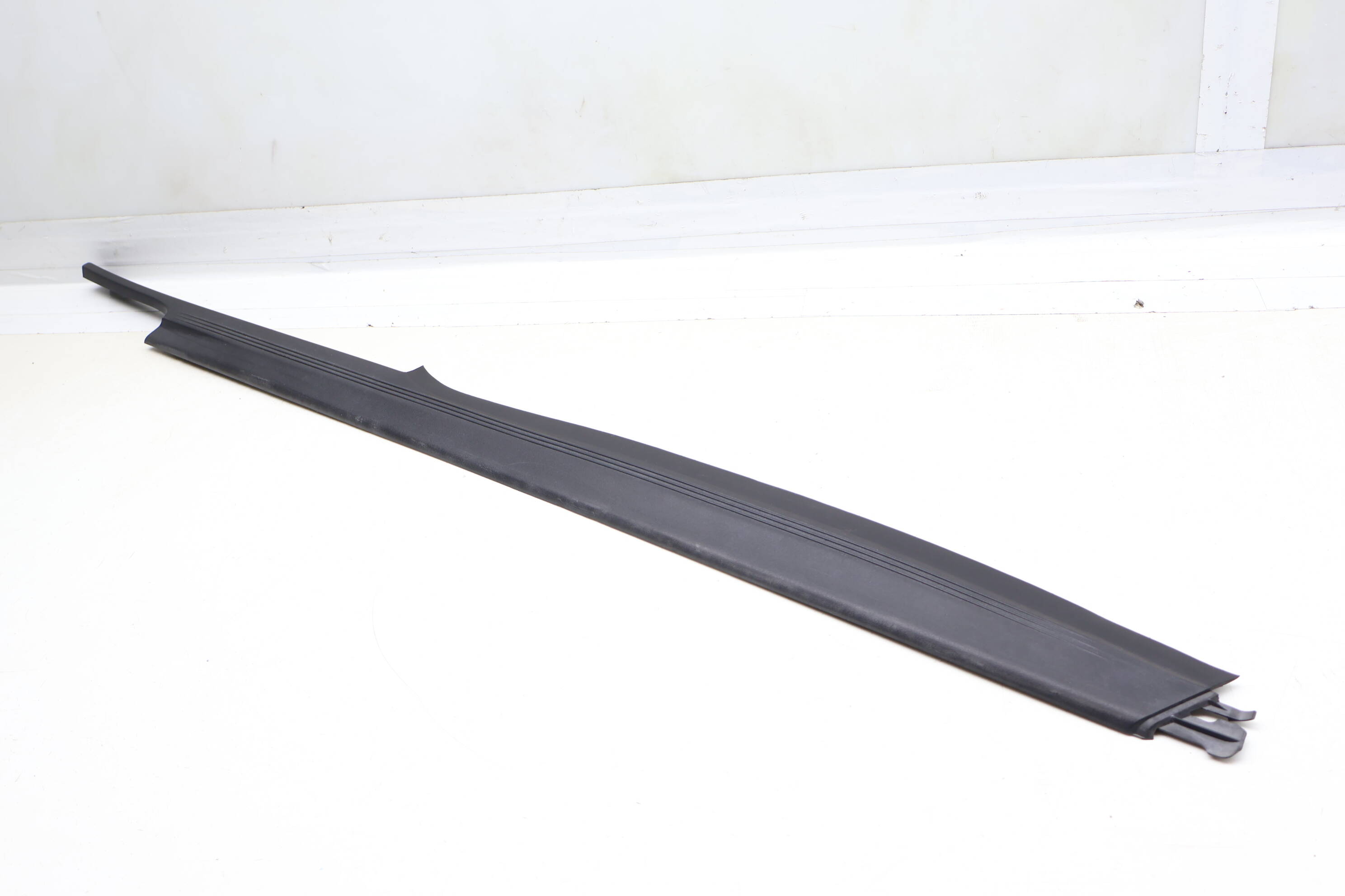 Fender Trim / Molding 99757246602