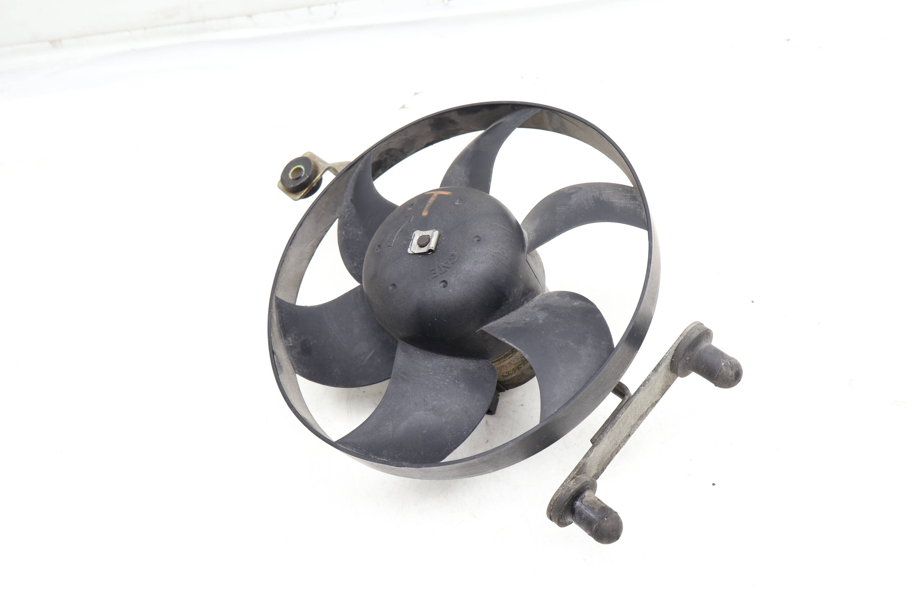 Engine&#x20;Compartment&#x20;Cooling&#x20;Fan&#x20;98662403600