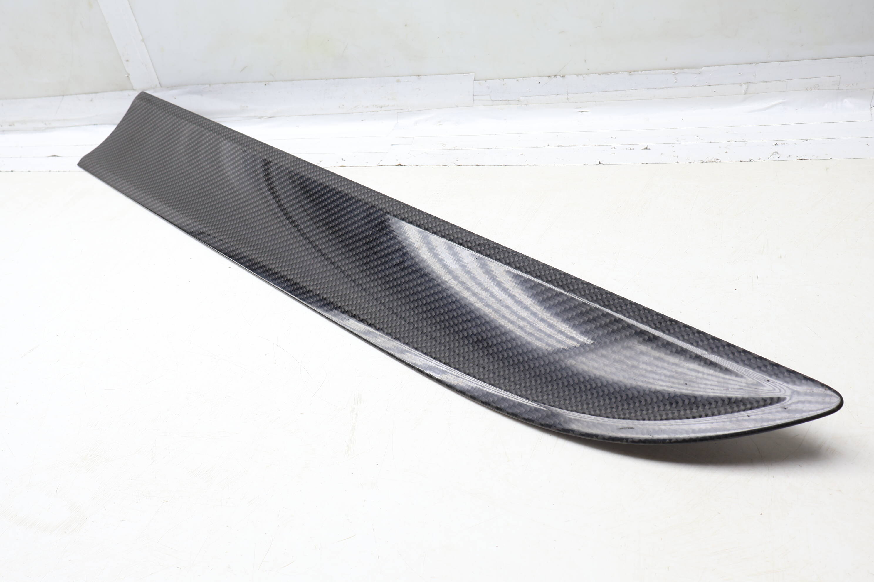 Lower Door Molding / Blade 95B837901A