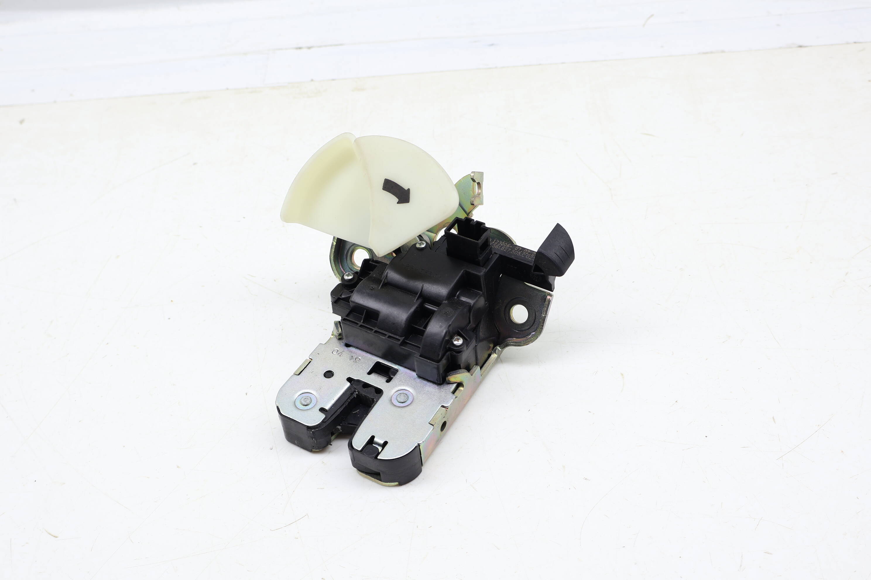 Trunk Latch / Lock 561827505C