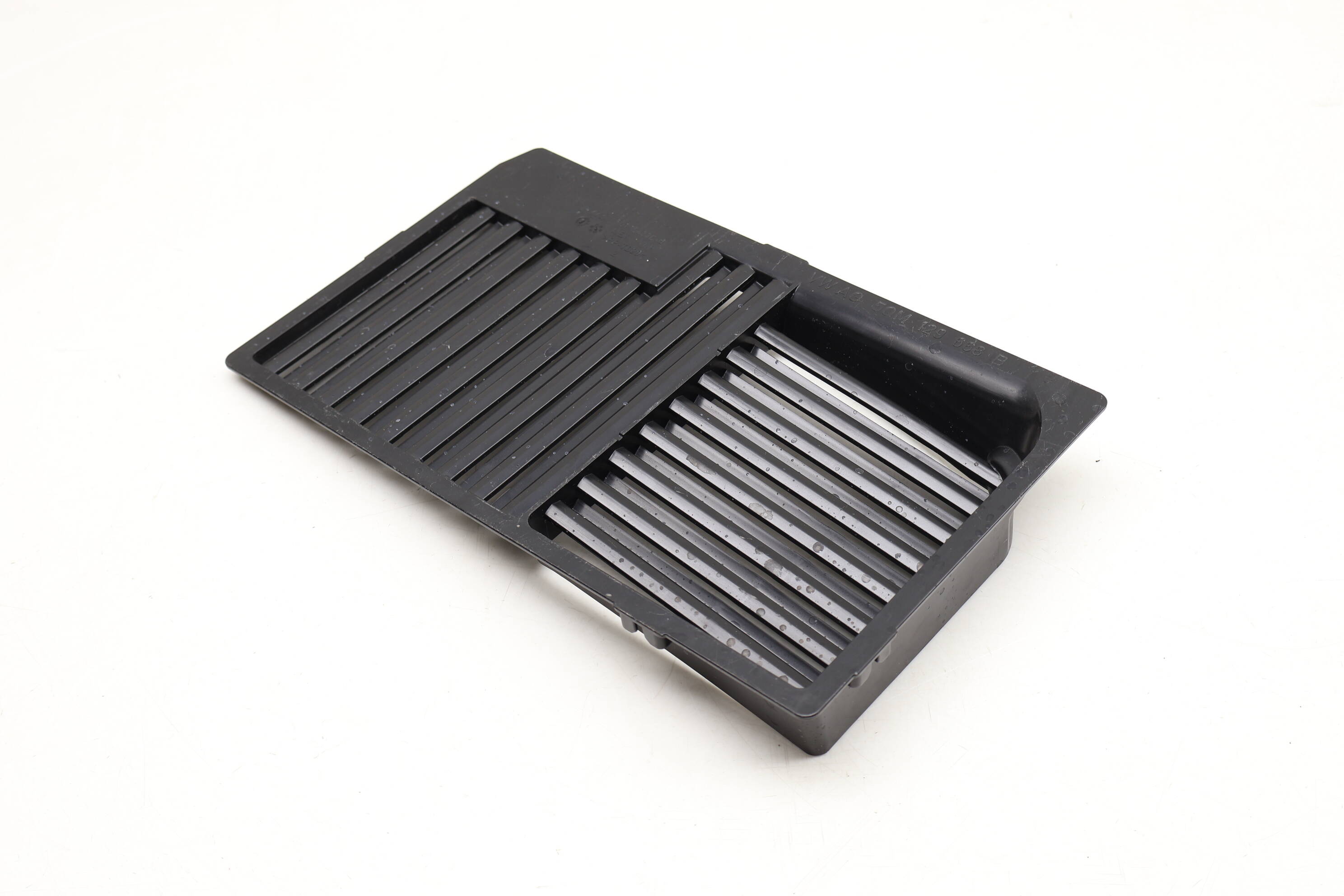 Engine Air Filter Box Insert / Grille 5QM129668B