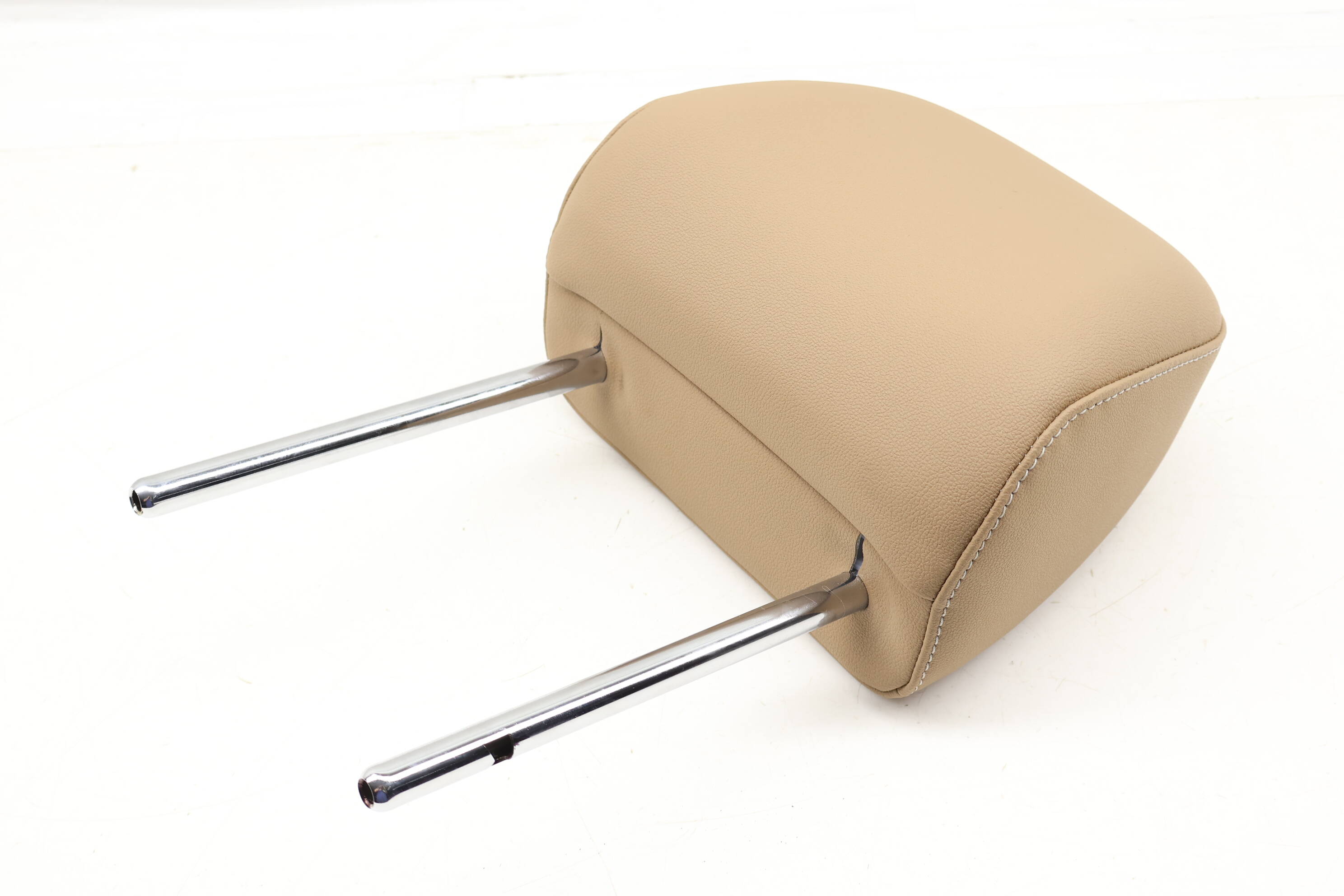 2Nd Row Headrest / Head Rest 3CN885901E