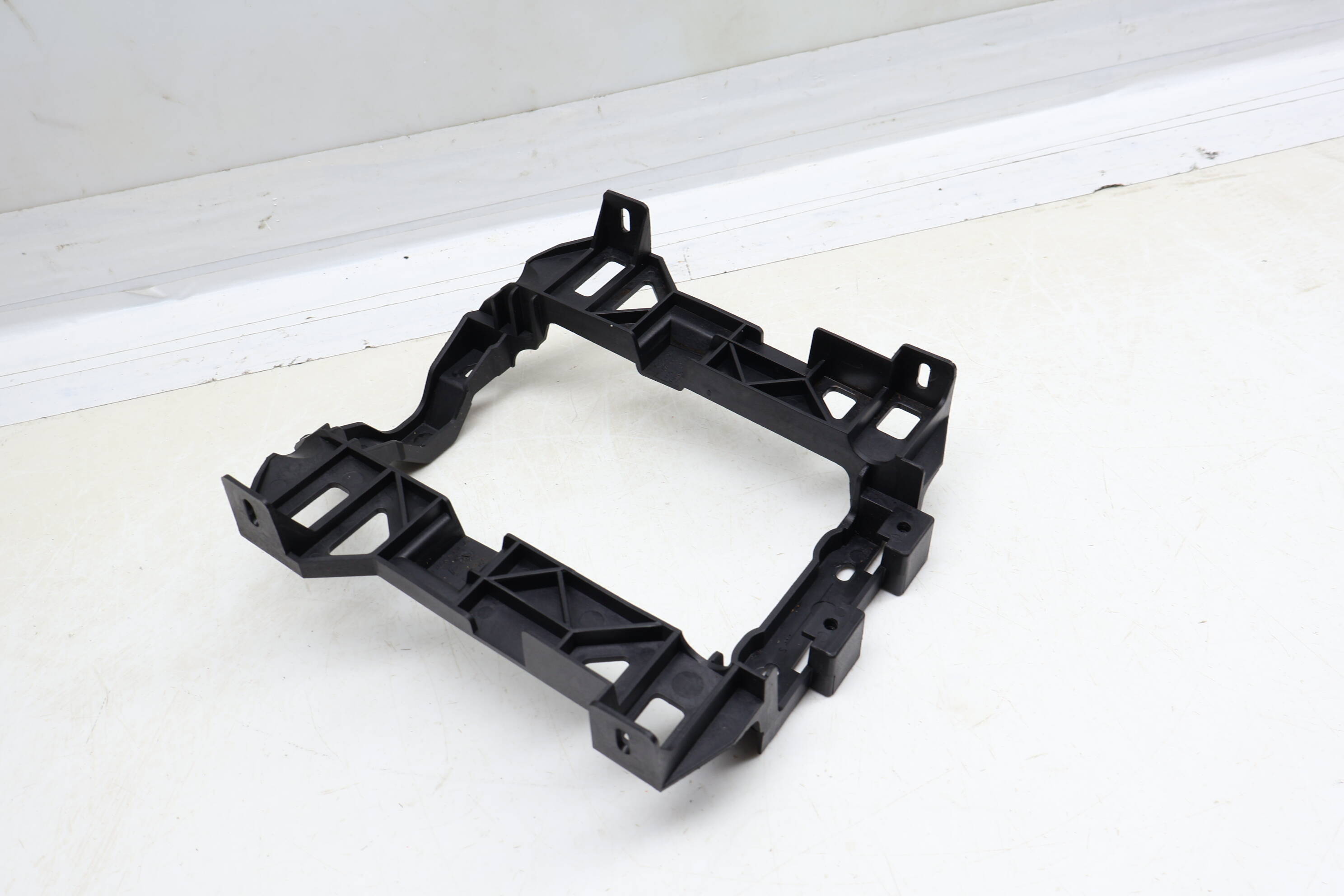 Shifter Assembly Mount Bracket 4L0863531A