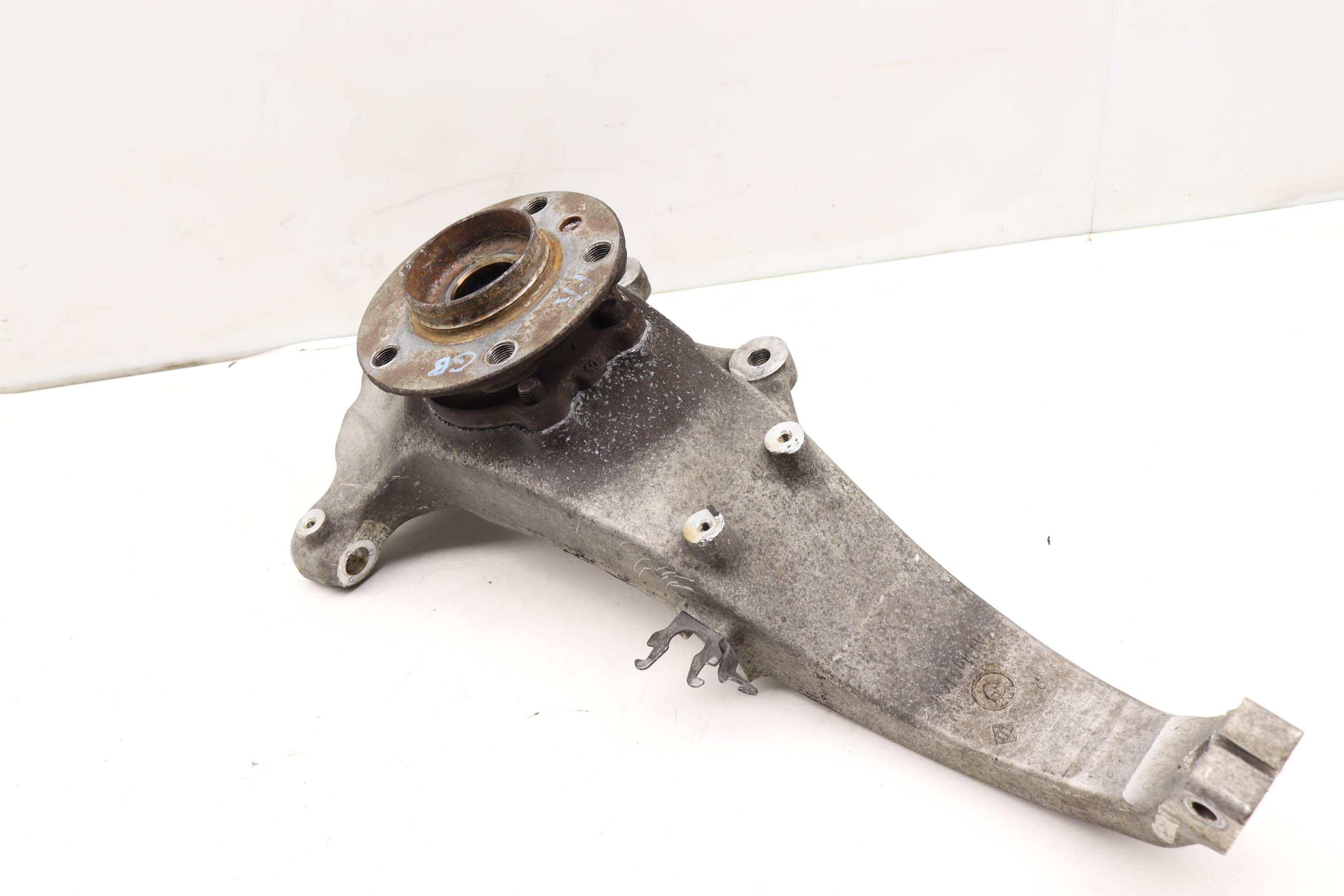 Spindle&#x20;Knuckle&#x20;W&#x2F;&#x20;Wheel&#x20;Bearing&#x20;31216777750