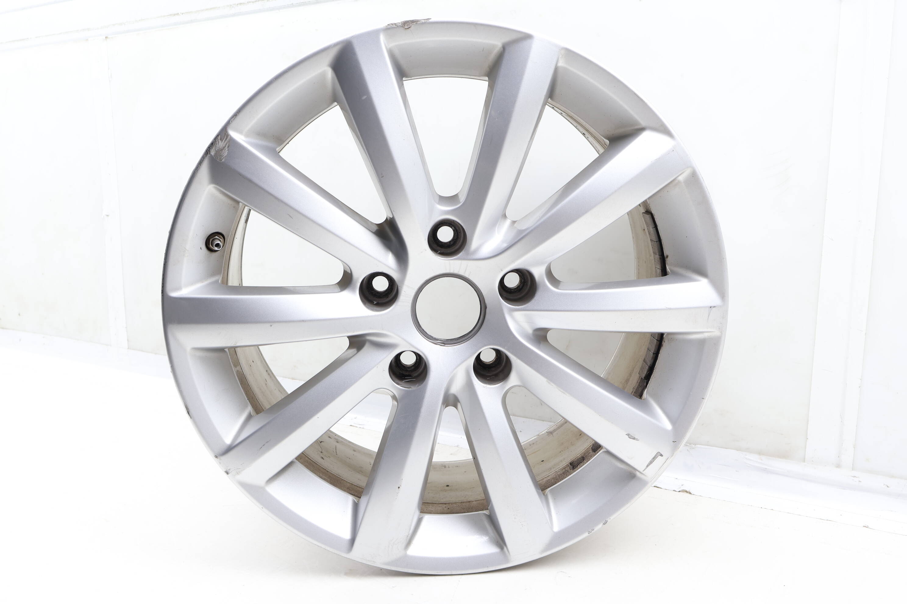 18" Inch Alloy Rim / Wheel (10-Spoke) 7P6601025B