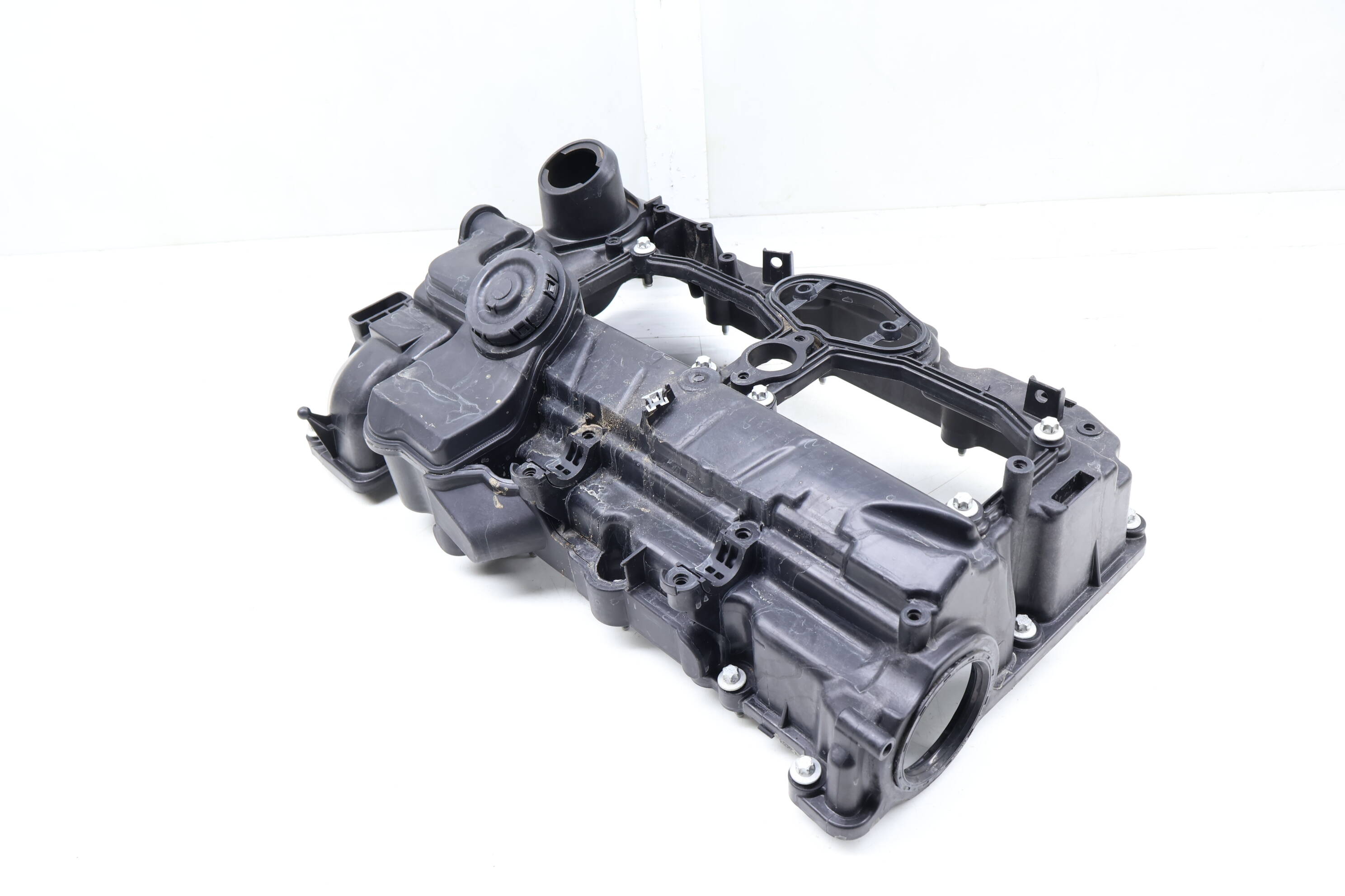 Engine Valve / Cylinder Head Cover 11127633630