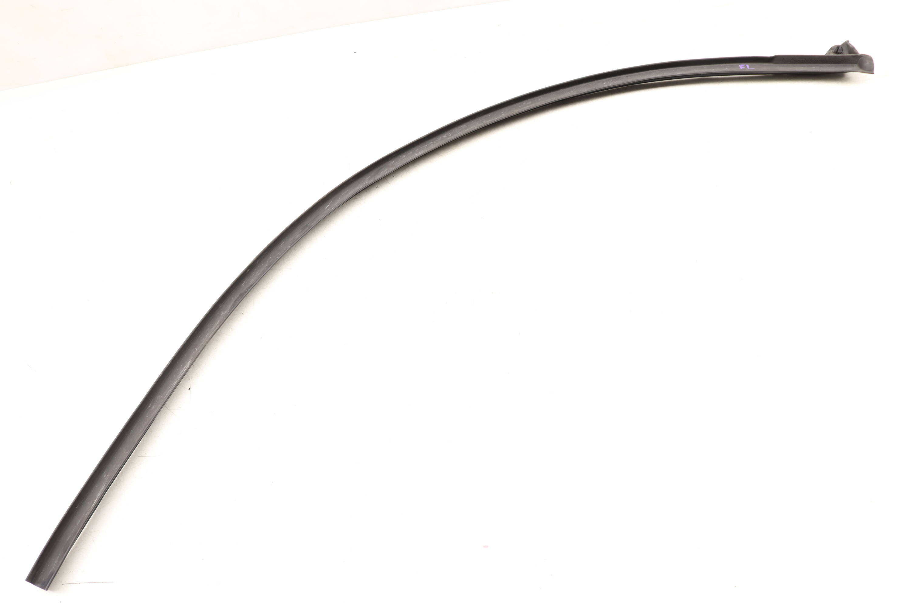 Lower Outer Door Seal / Weather Stripping 4G0837717