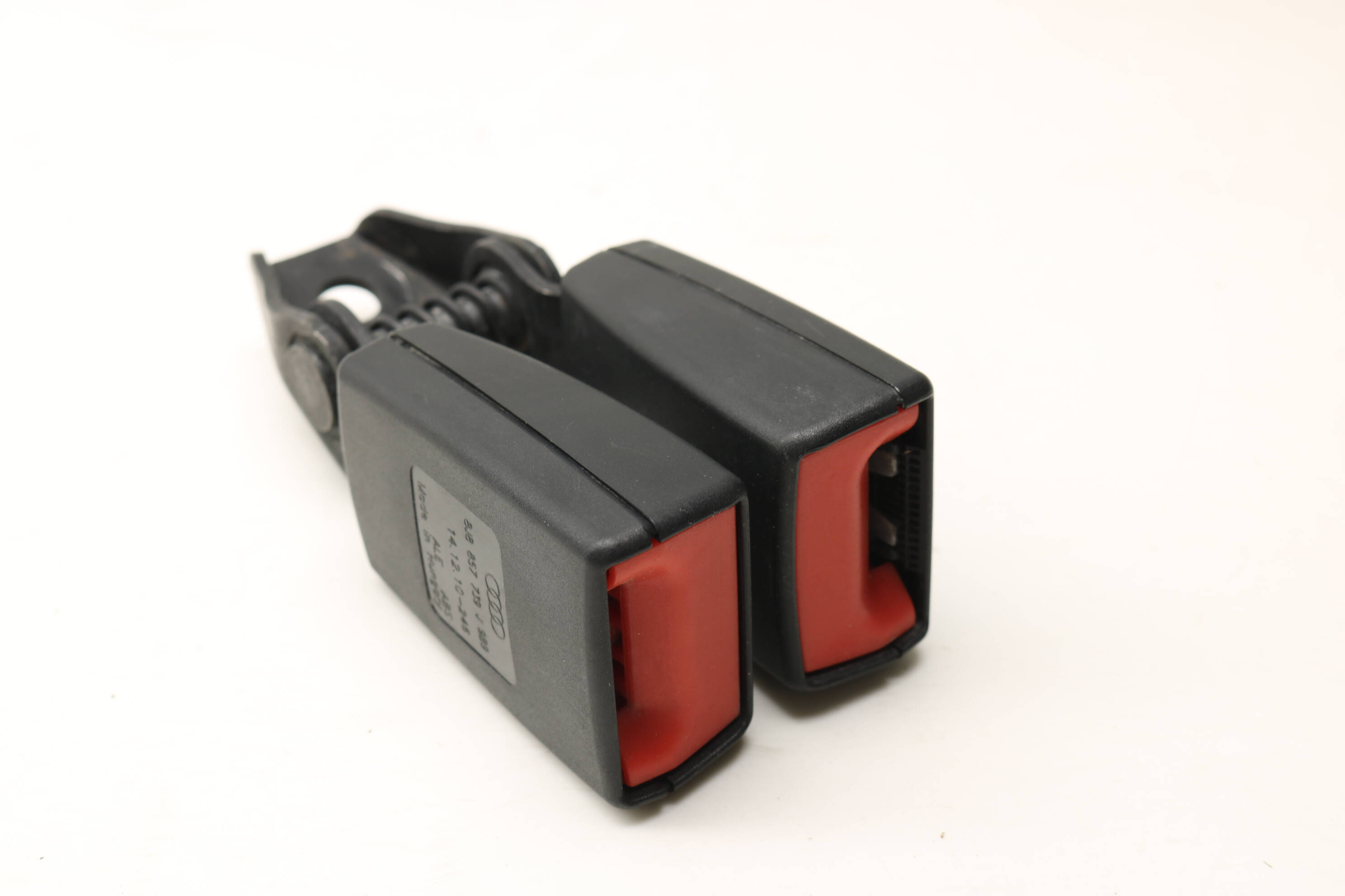 Center Seat Belt Double Buckle Receiver 8J8857739J