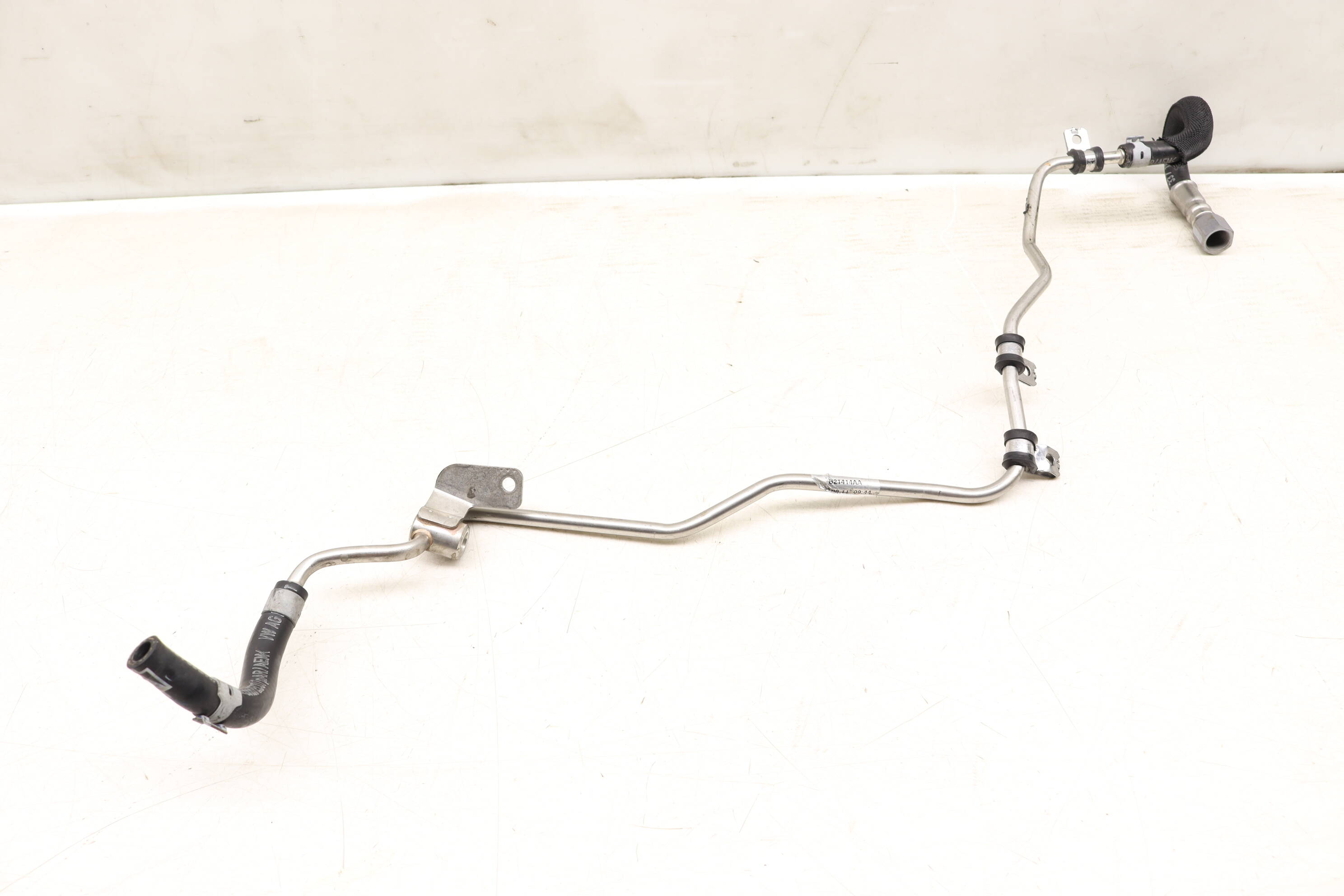 Fuel Line / Hose 7P0130295K 95811023512