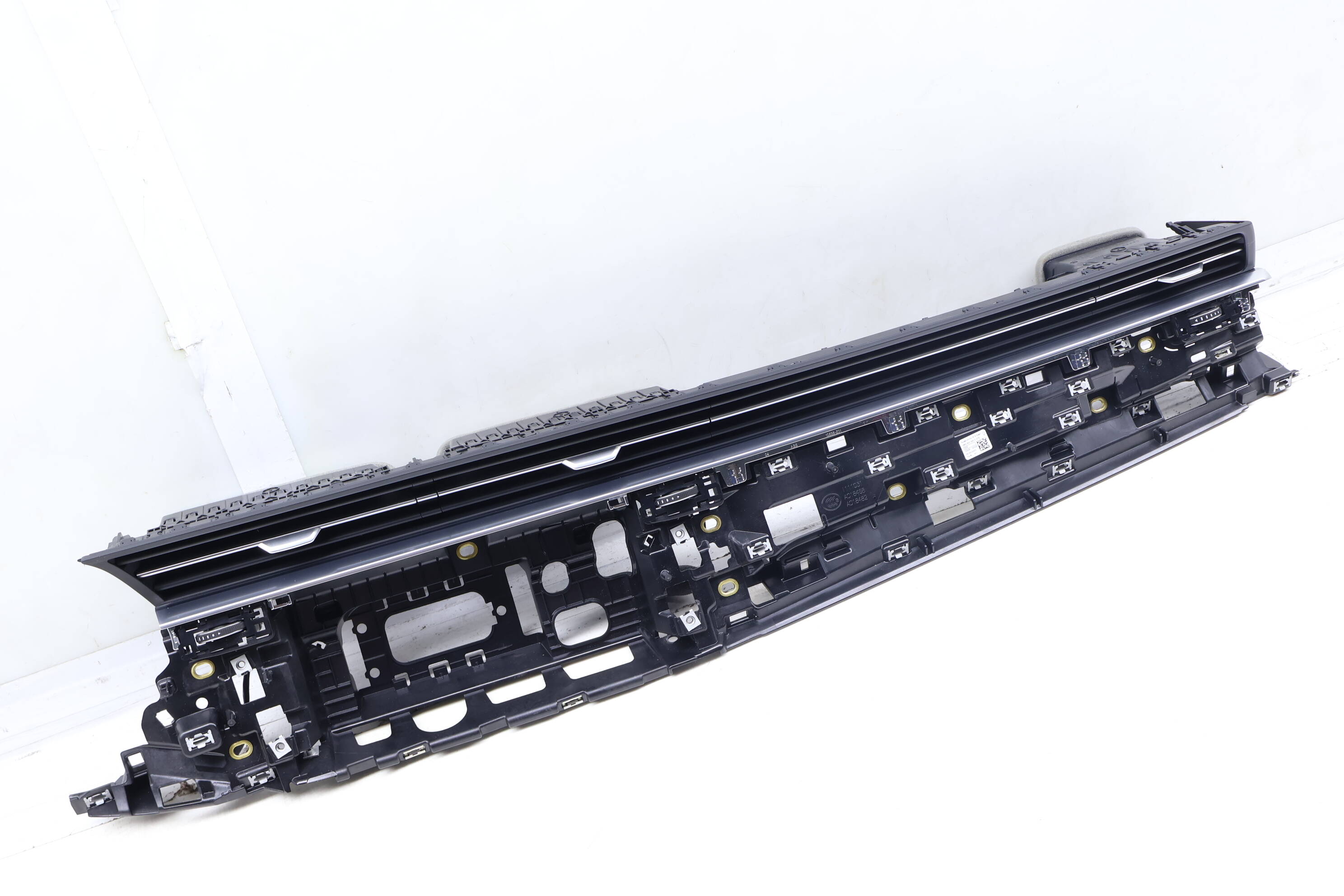 Dash Air Vent Assembly 4M8820902D