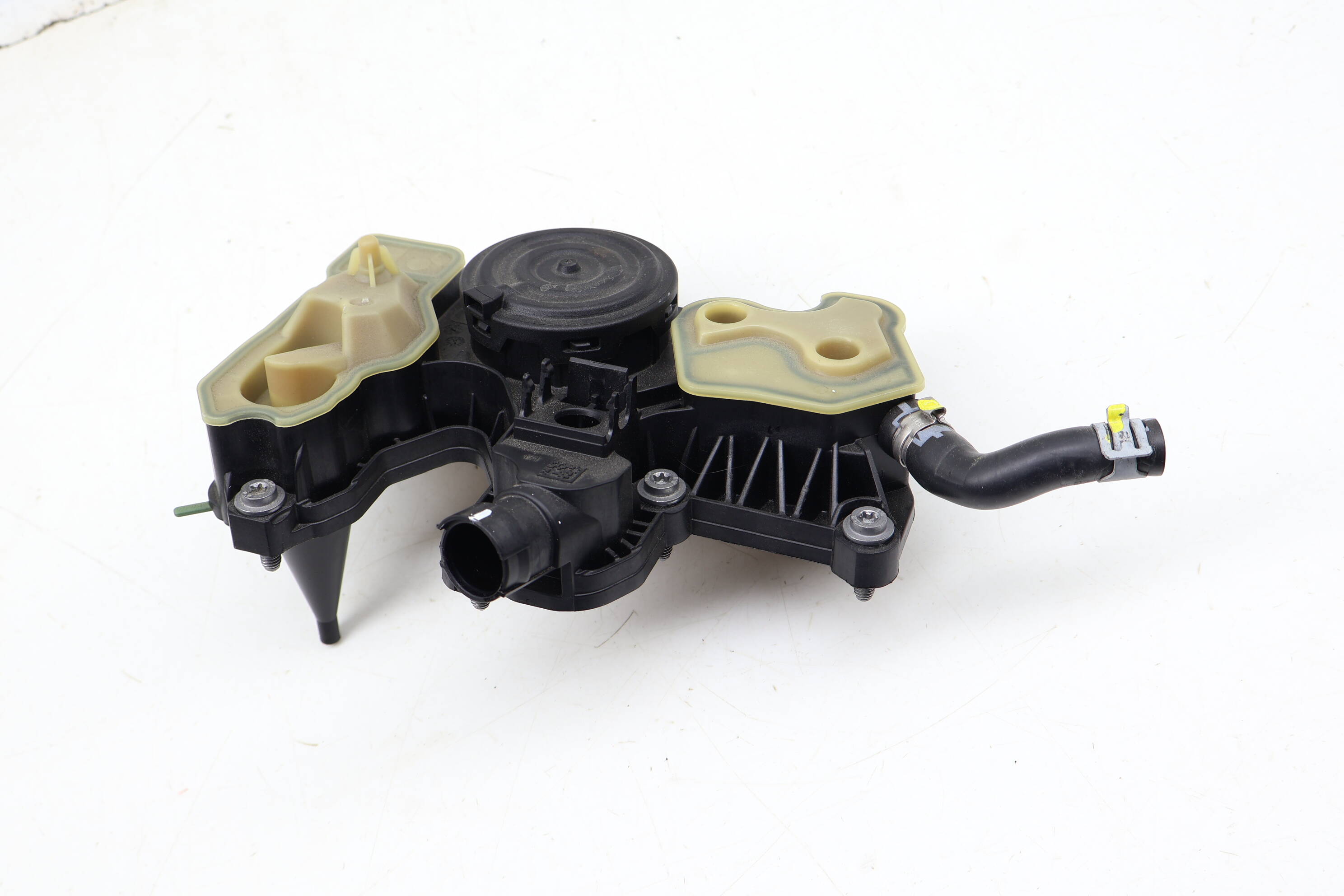 Pcv / Engine Oil Separator 06Q103495C