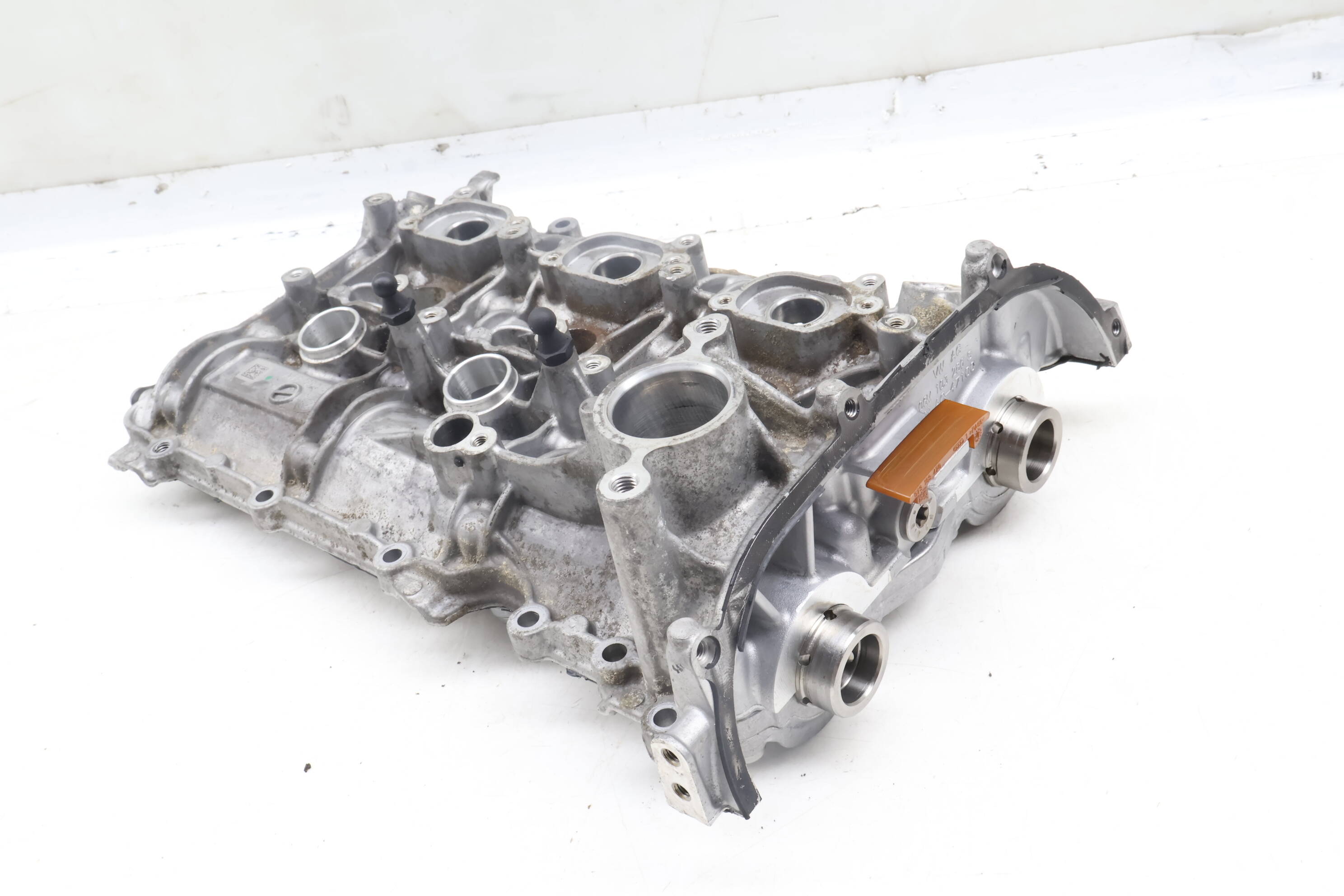 Engine Valve / Cylinder Head Cover W/ Camshafts 06M103286S