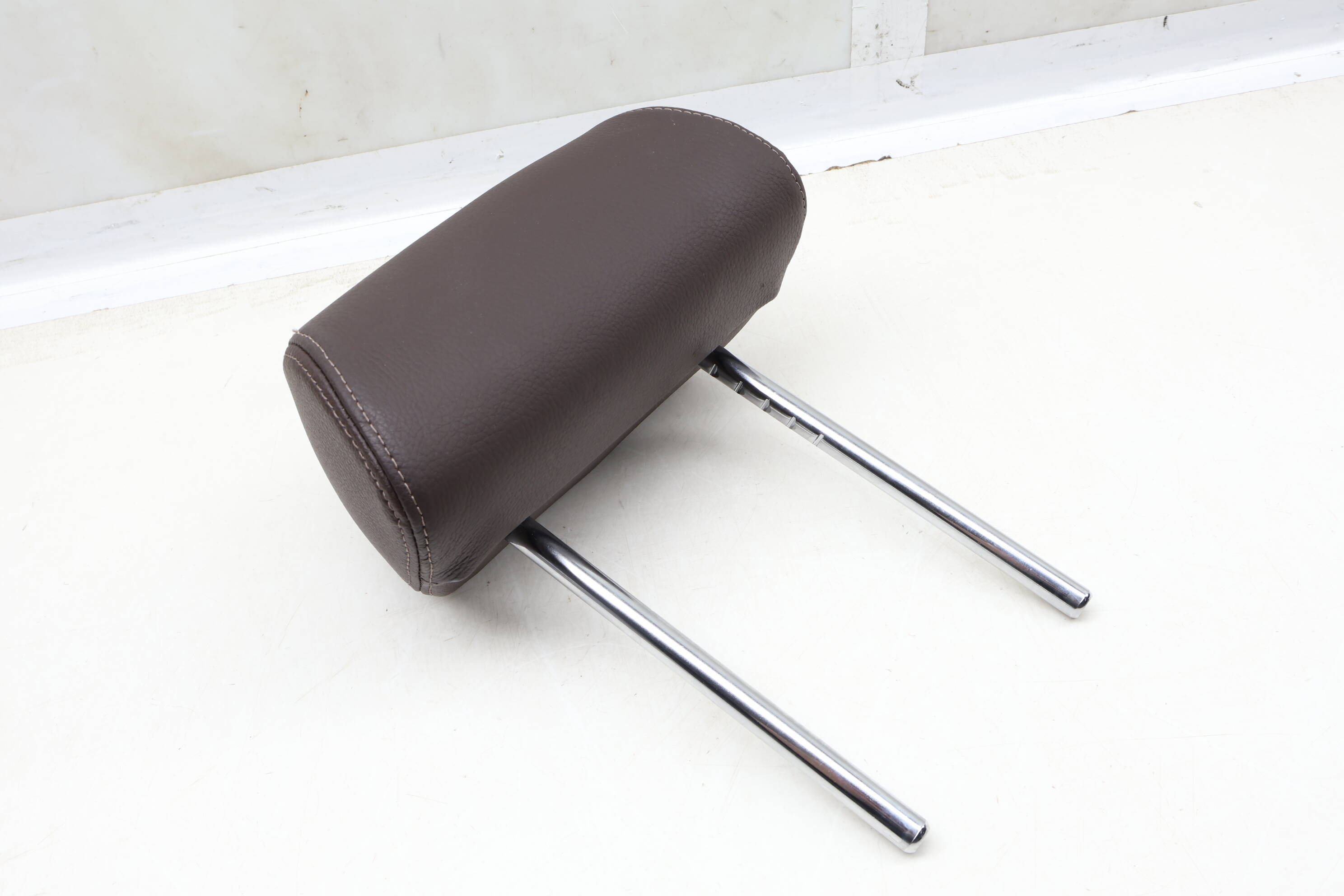 Headrest / Head Rest (Outer) 52207349415