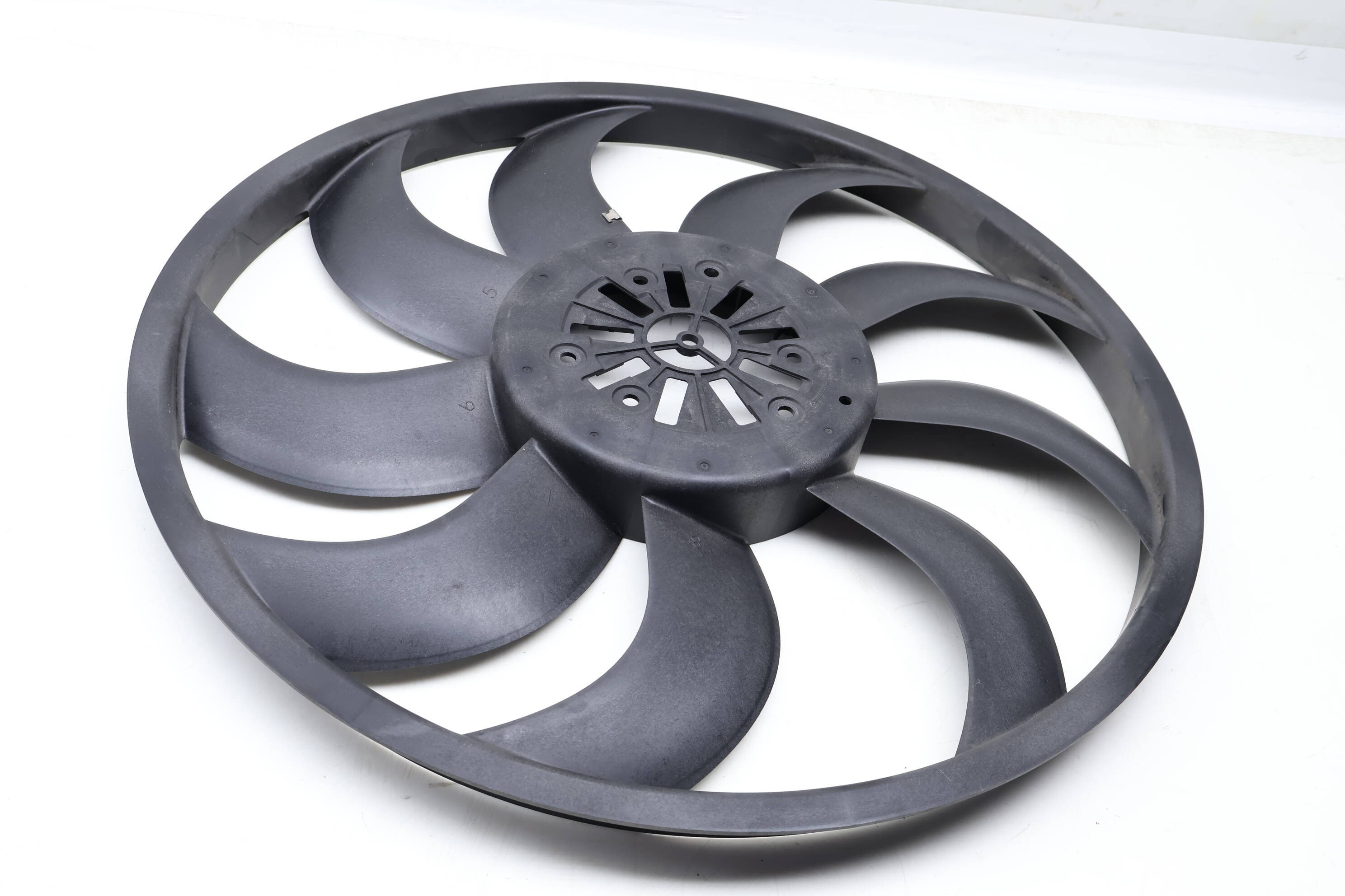 Electric Cooling Fan Blade (Larger) LR084406