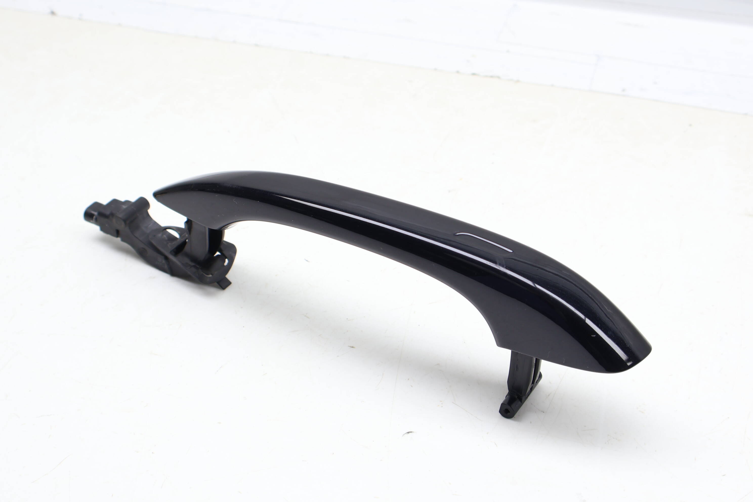 Porsche Left Exterior Door Handle (Cayenne) 9Y0837205E