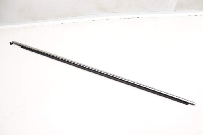 Exterior Door Window Slot Seal / Trim 2GJ839475 main product photo