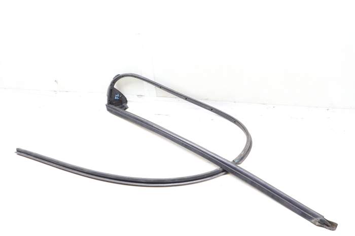 Door / Window Slot Seal (Outer) 99653708506 main product photo