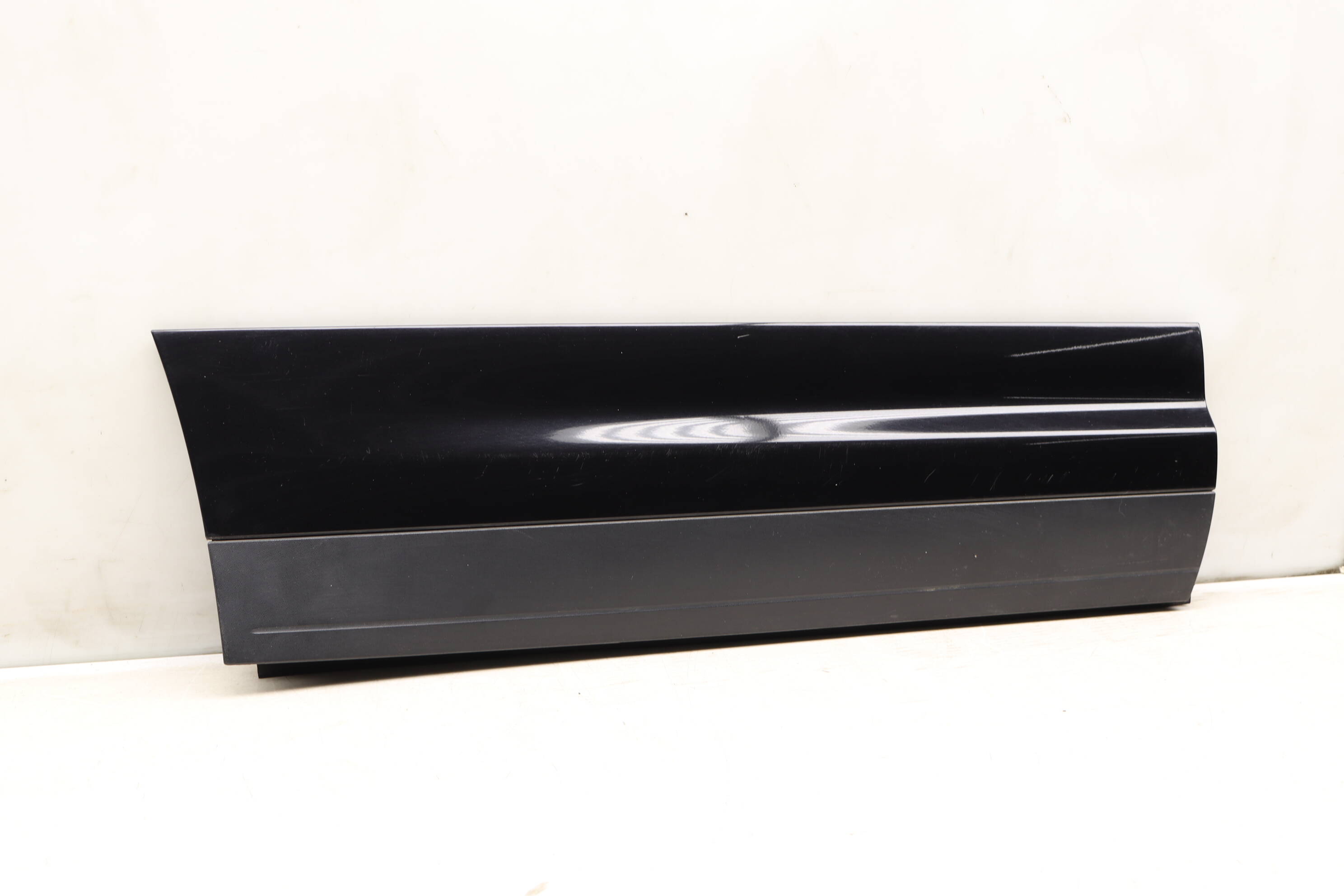 Lower Door Molding / Blade 7P5837788G