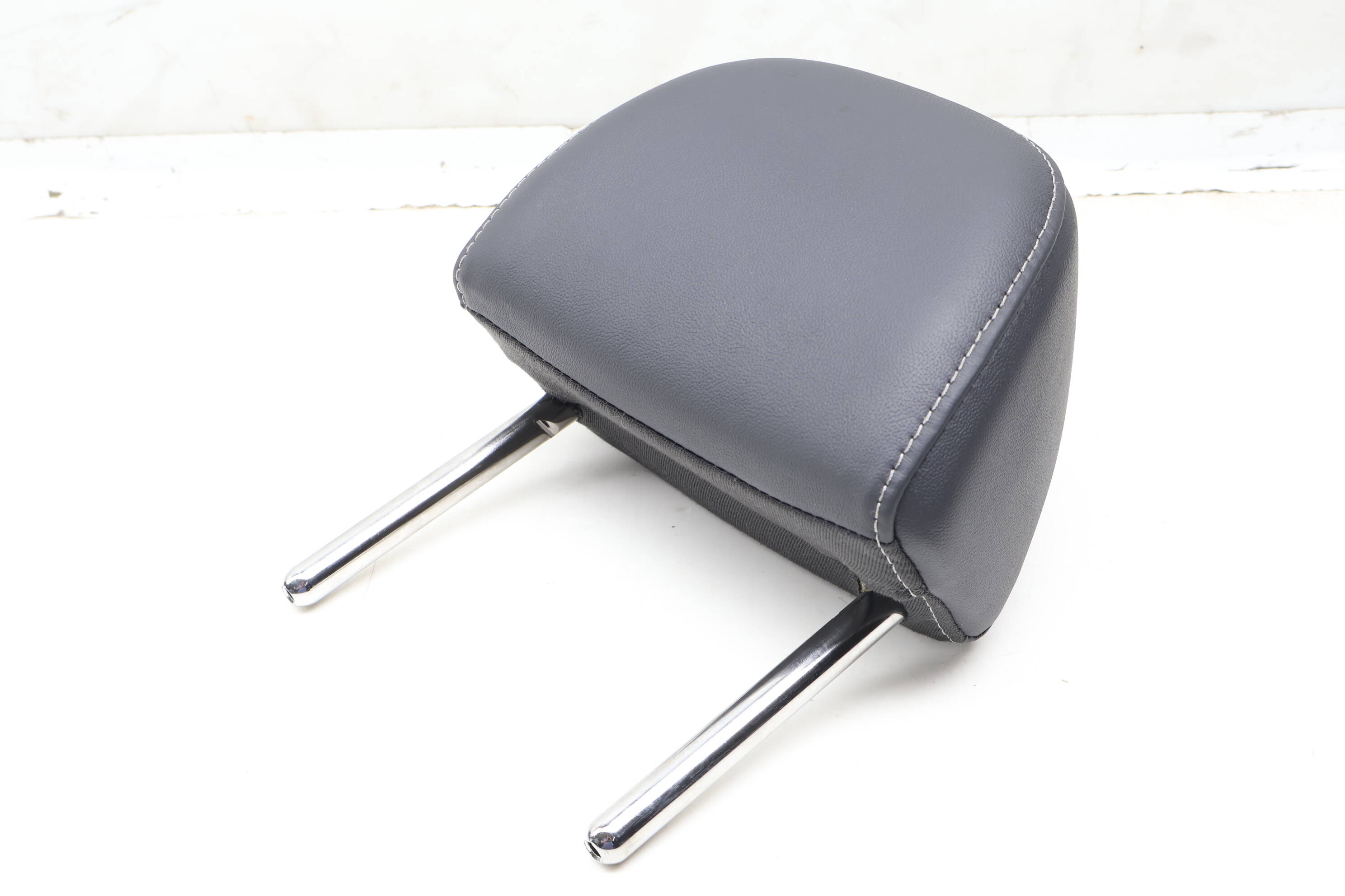 Headrest / Head Rest 8W6885901H