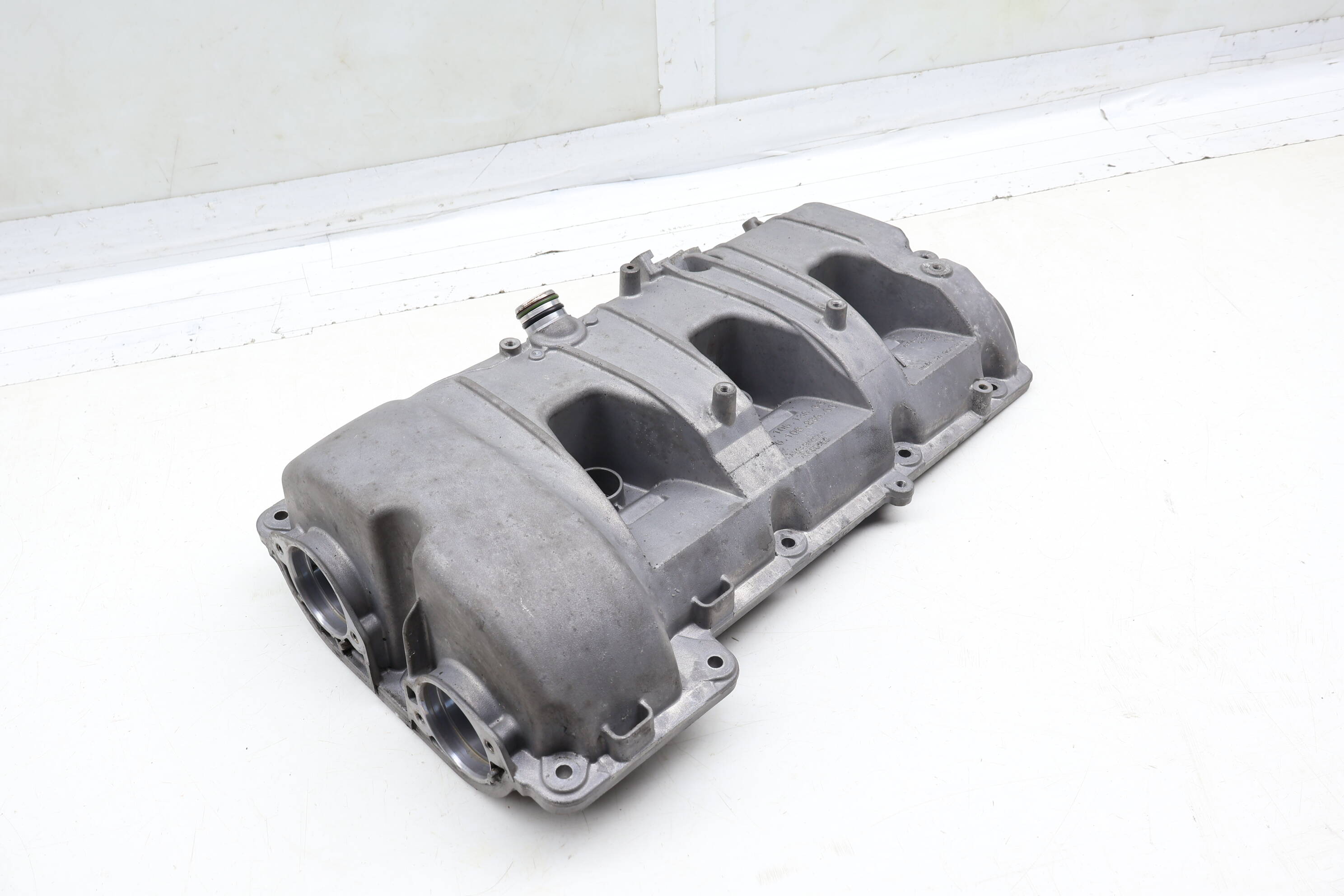 Engine Valve / Cylinder Head Cover 94610513666