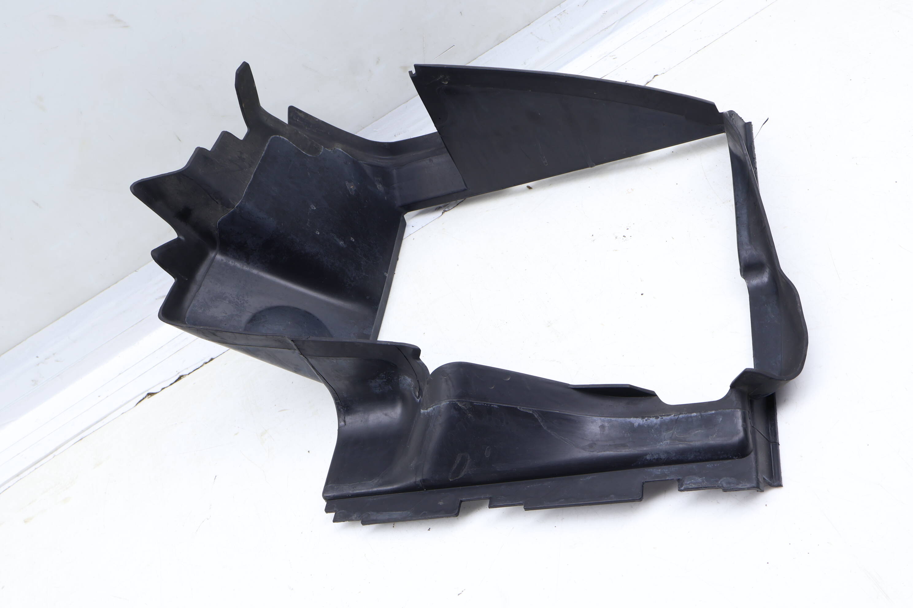 Intercooler Air Duct / Guide 4L0117336F