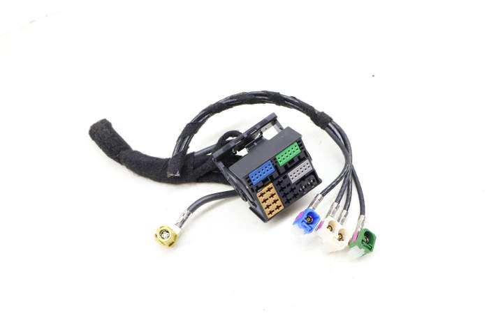 Touchscreen Radio / Mmi Display Wiring Harness Connector main product photo