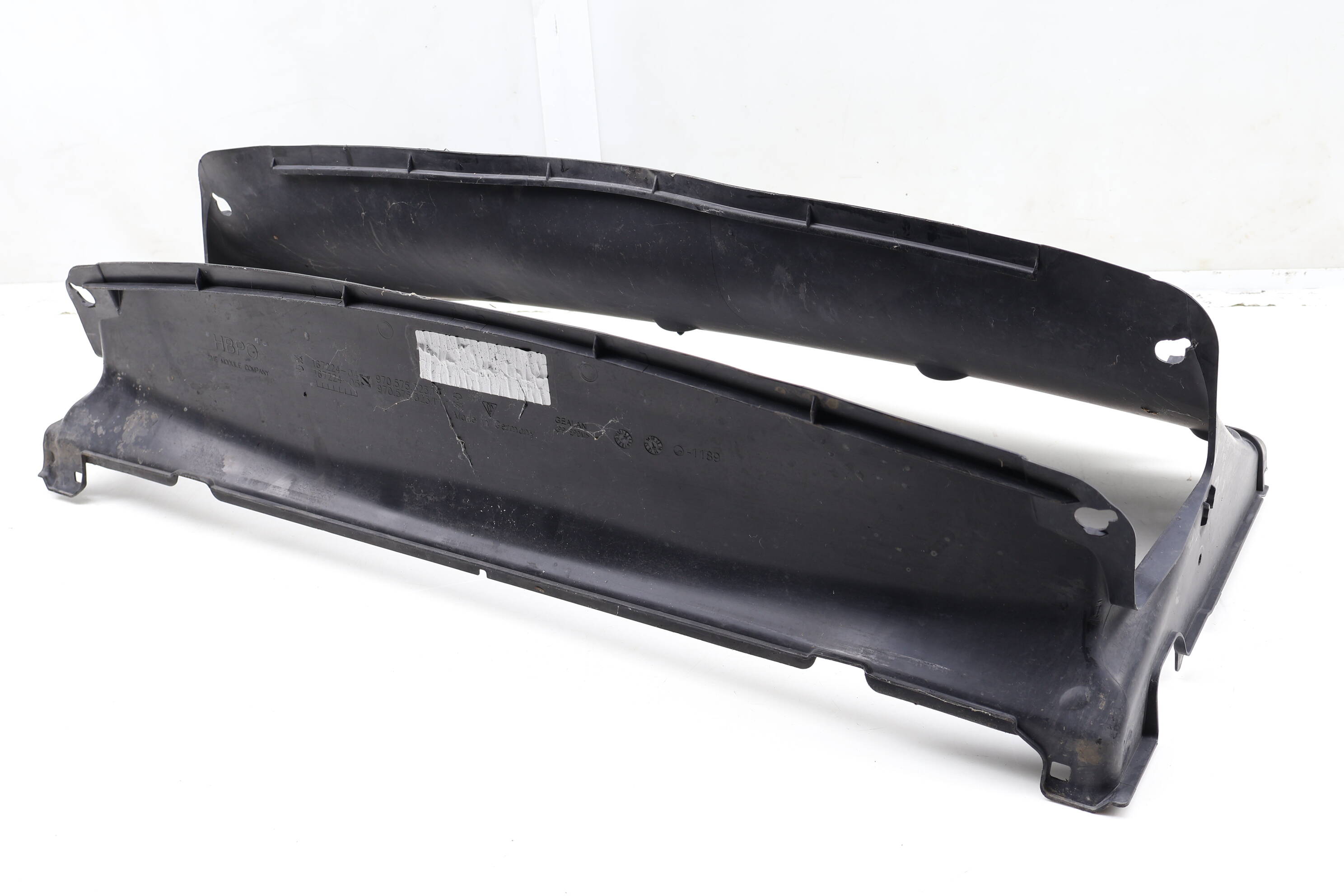 Center Radiator Air Guide / Duct 97057532311