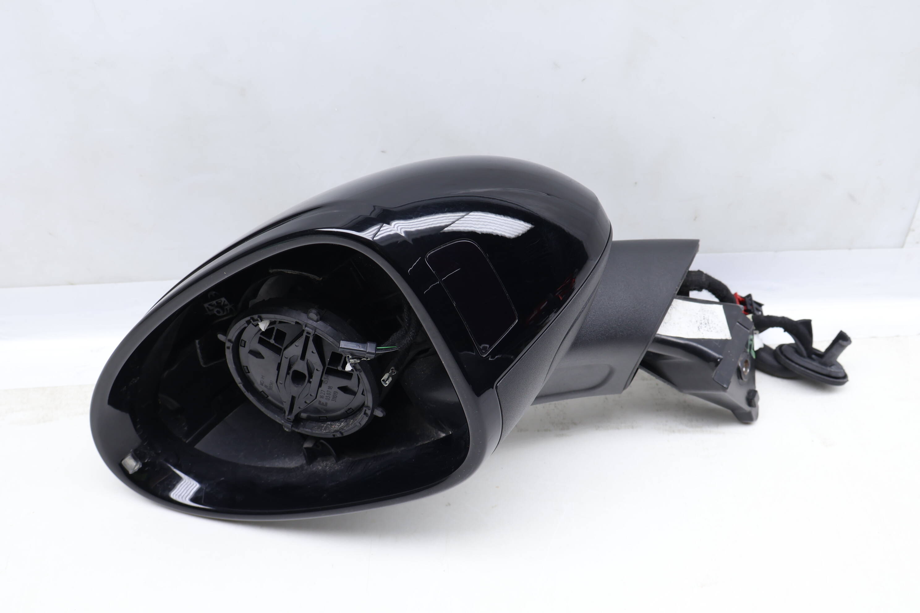 Side&#x20;View&#x20;Door&#x20;Mirror&#x20;95B857507GG