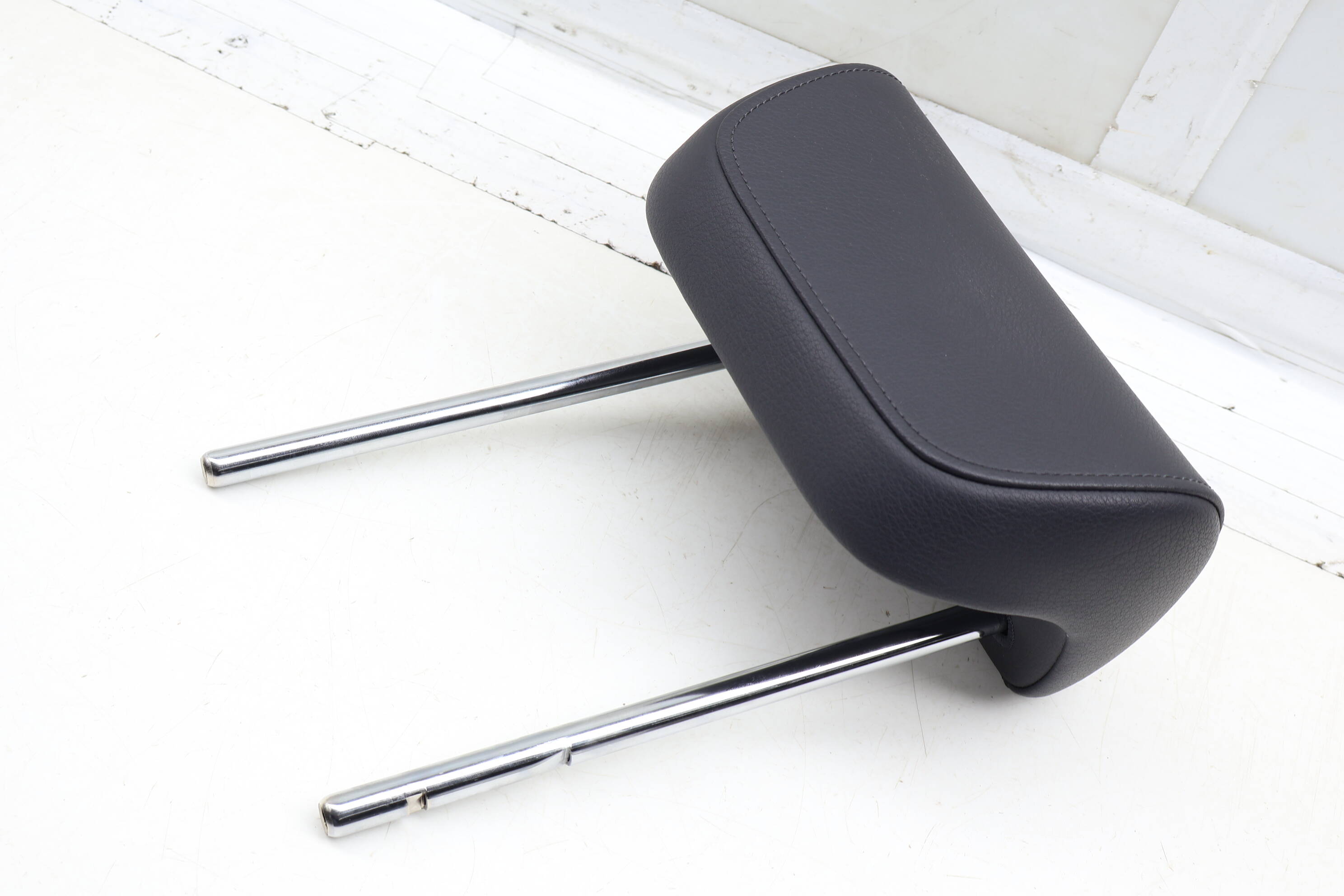 Headrest / Head Rest (Center) 8R0885973C