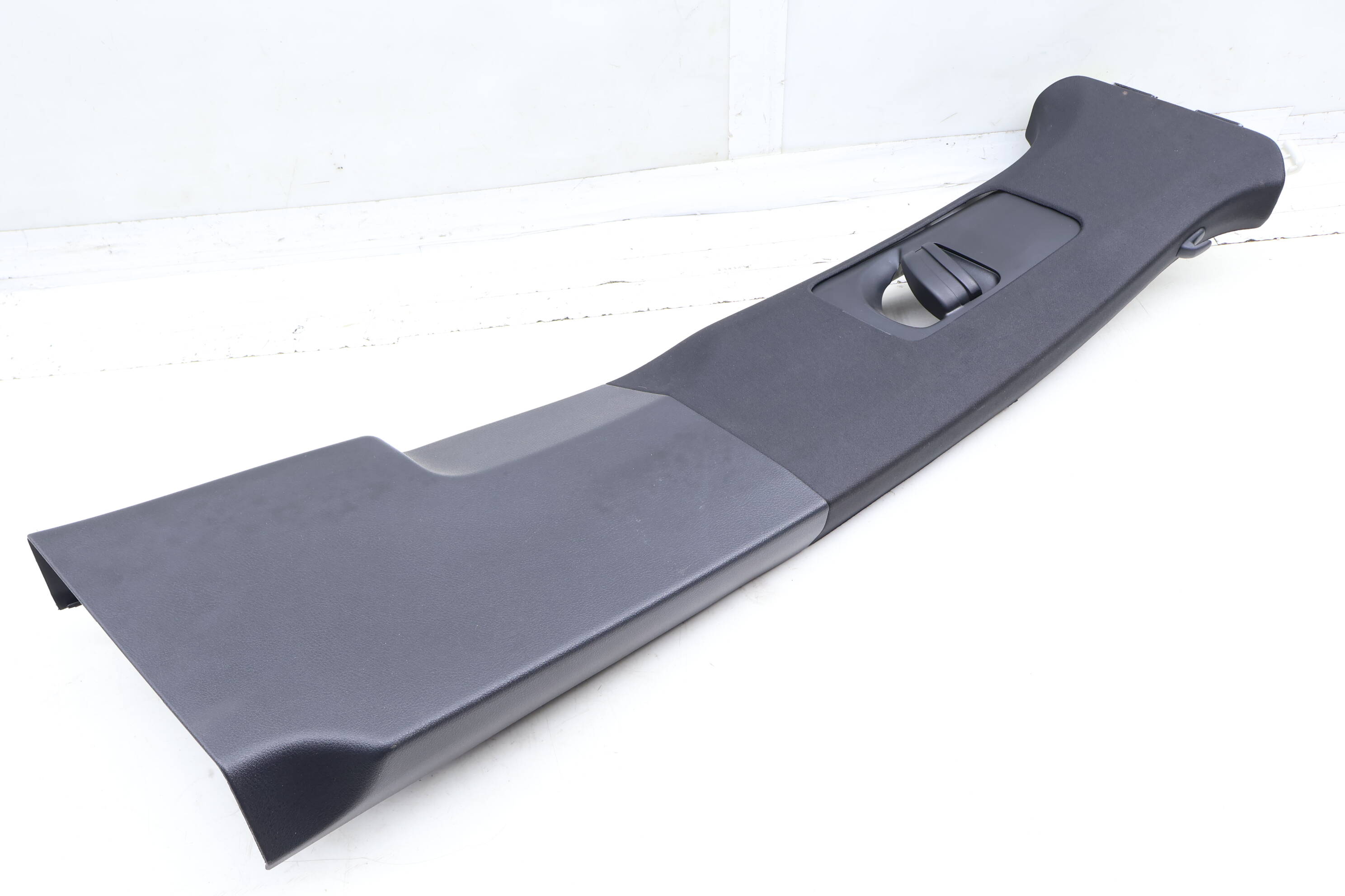 B Pillar Trim / Panel 7P5867240CB 95855524008