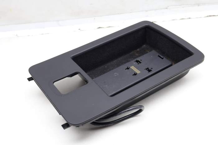 Center Console Tray W/ Phone Adapter 4E0863075M main product photo