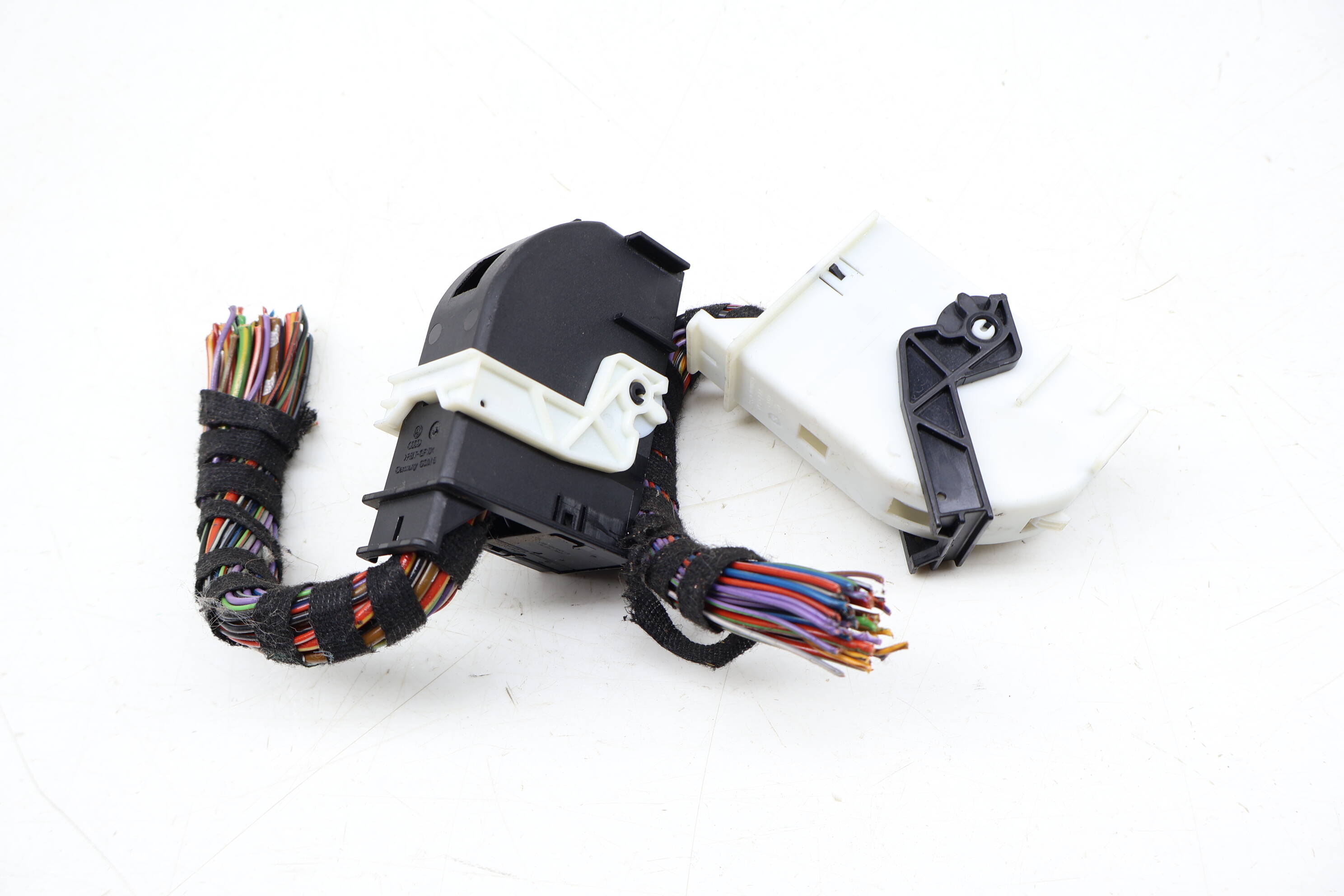 Body Control Module / Bcm Wiring Connector / Pigtail