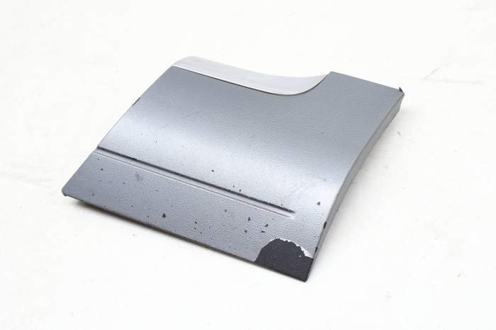 Lower Fender Trim / Molding 7L5854960A main product photo
