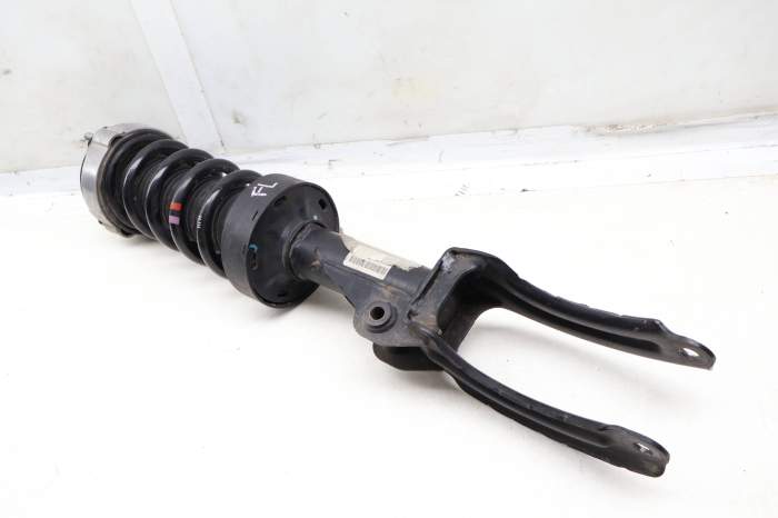 Strut Shock / Spring Assembly 7P5413031F main product photo