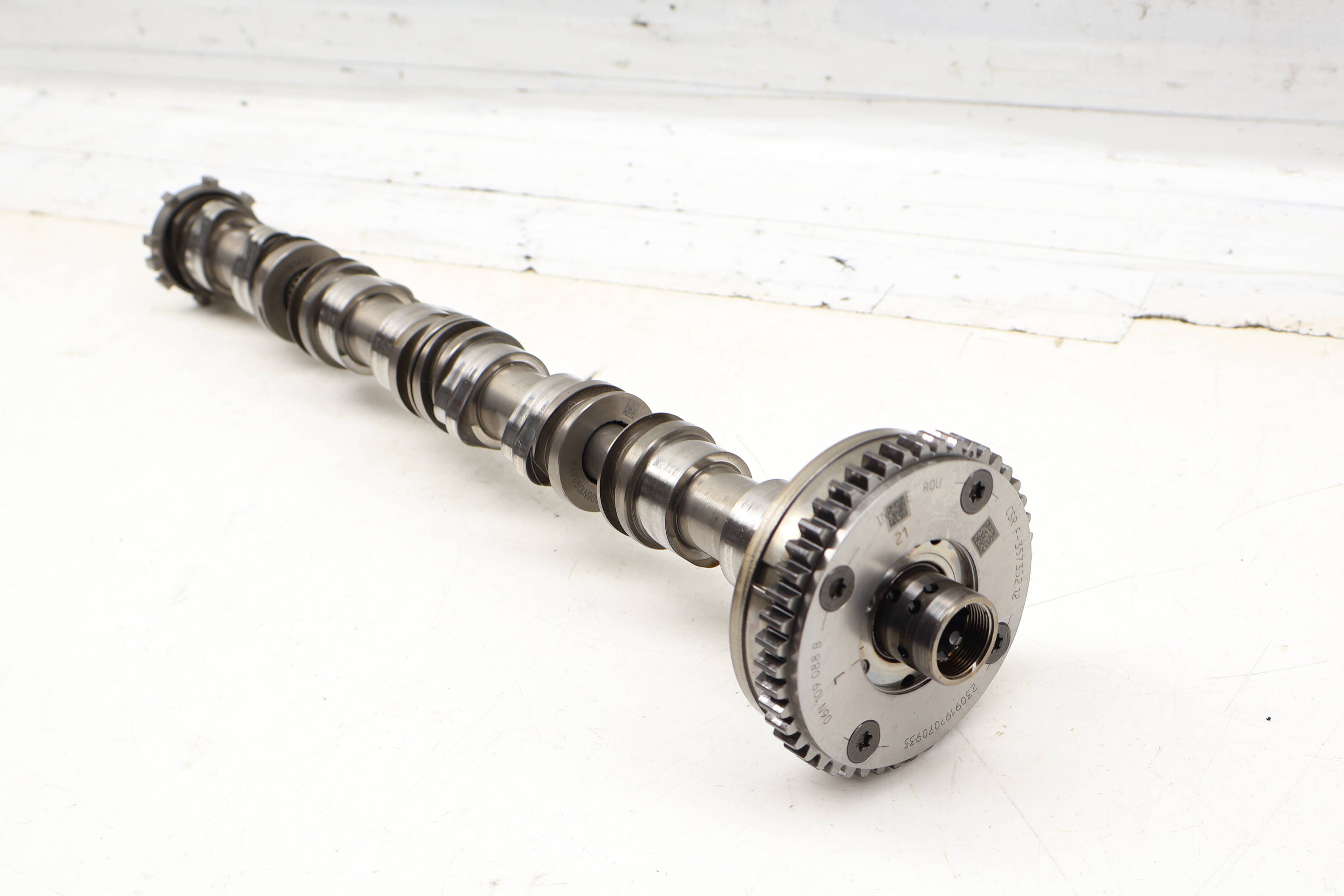 Intake Cam / Camshaft (Inlet) 06N109021
