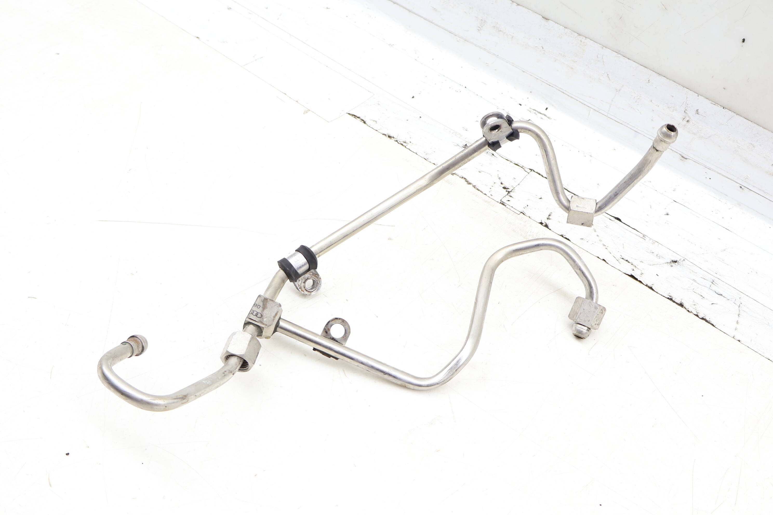 Fuel Rail Line / Pipe 06E127501P