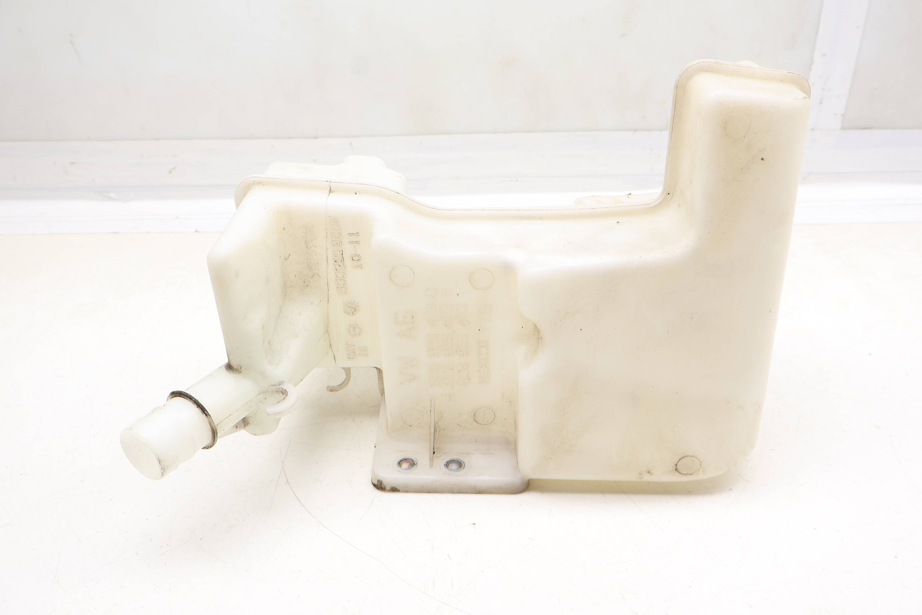 Windshield Washer Reservoir / Tank 5C6955453R