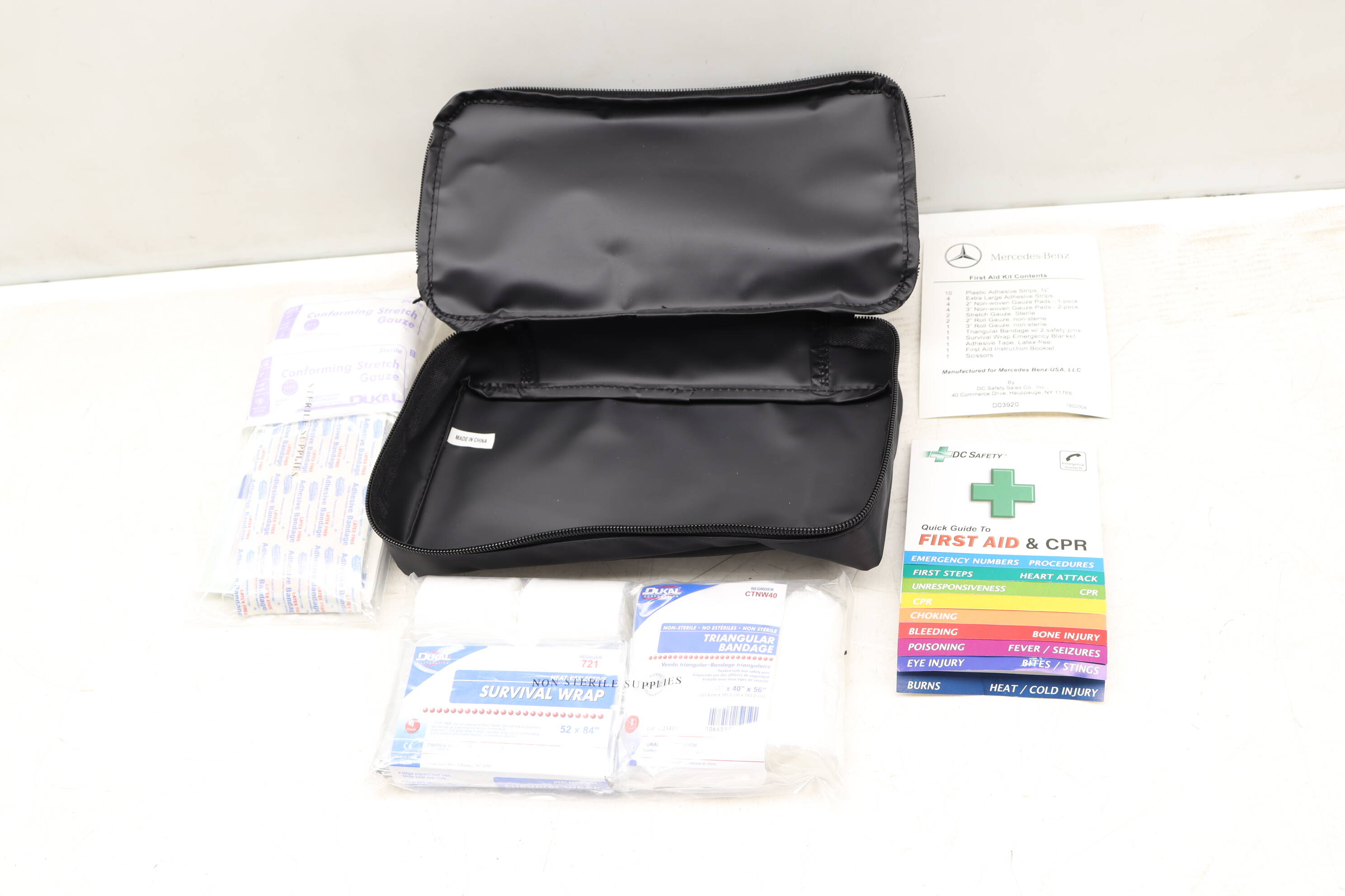 Mercedes Benz first aid kit A1698600150: Real Yahoo auction salling