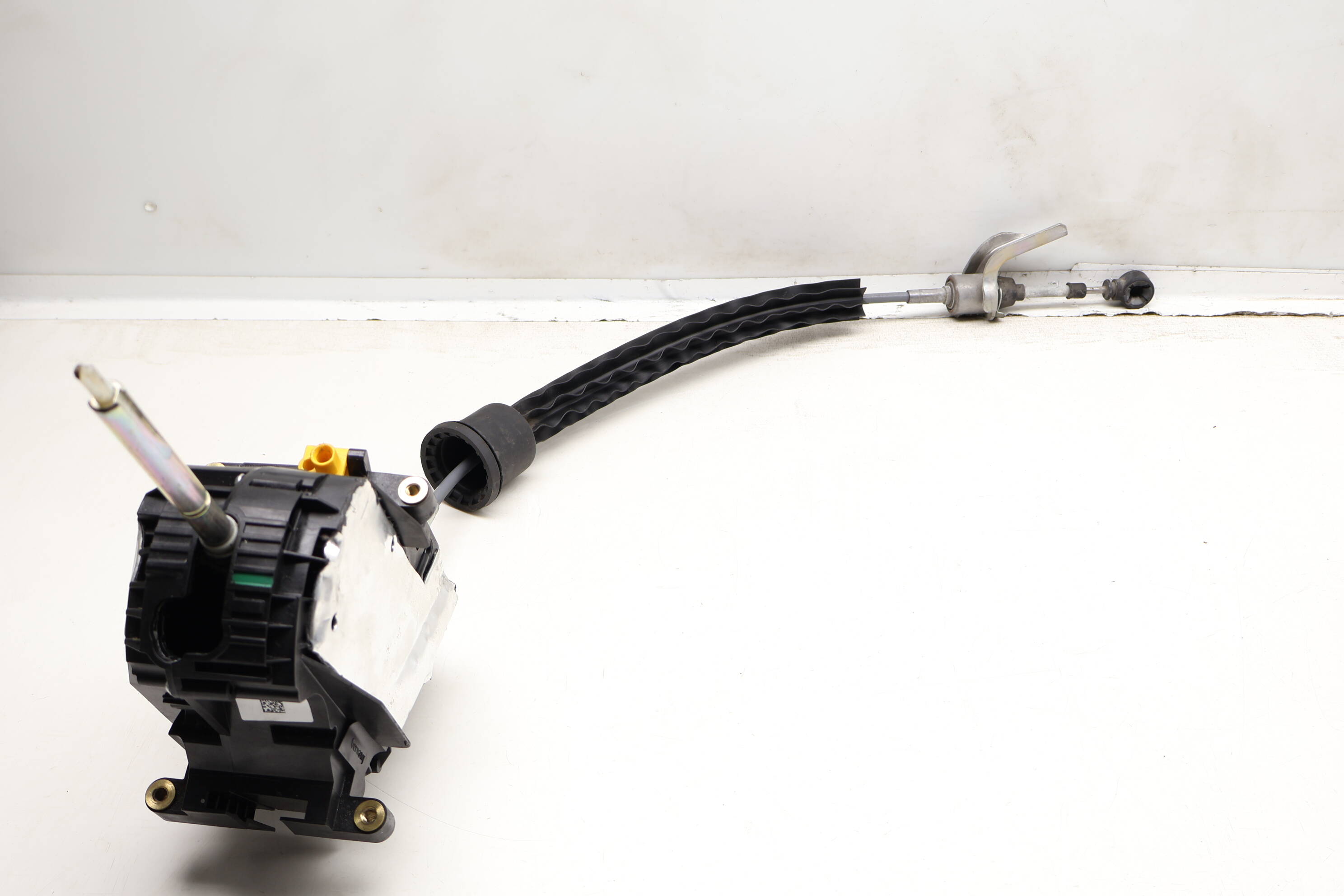 Automatic Shift / Shifter Assembly W/ Linkage 7P5713025AB