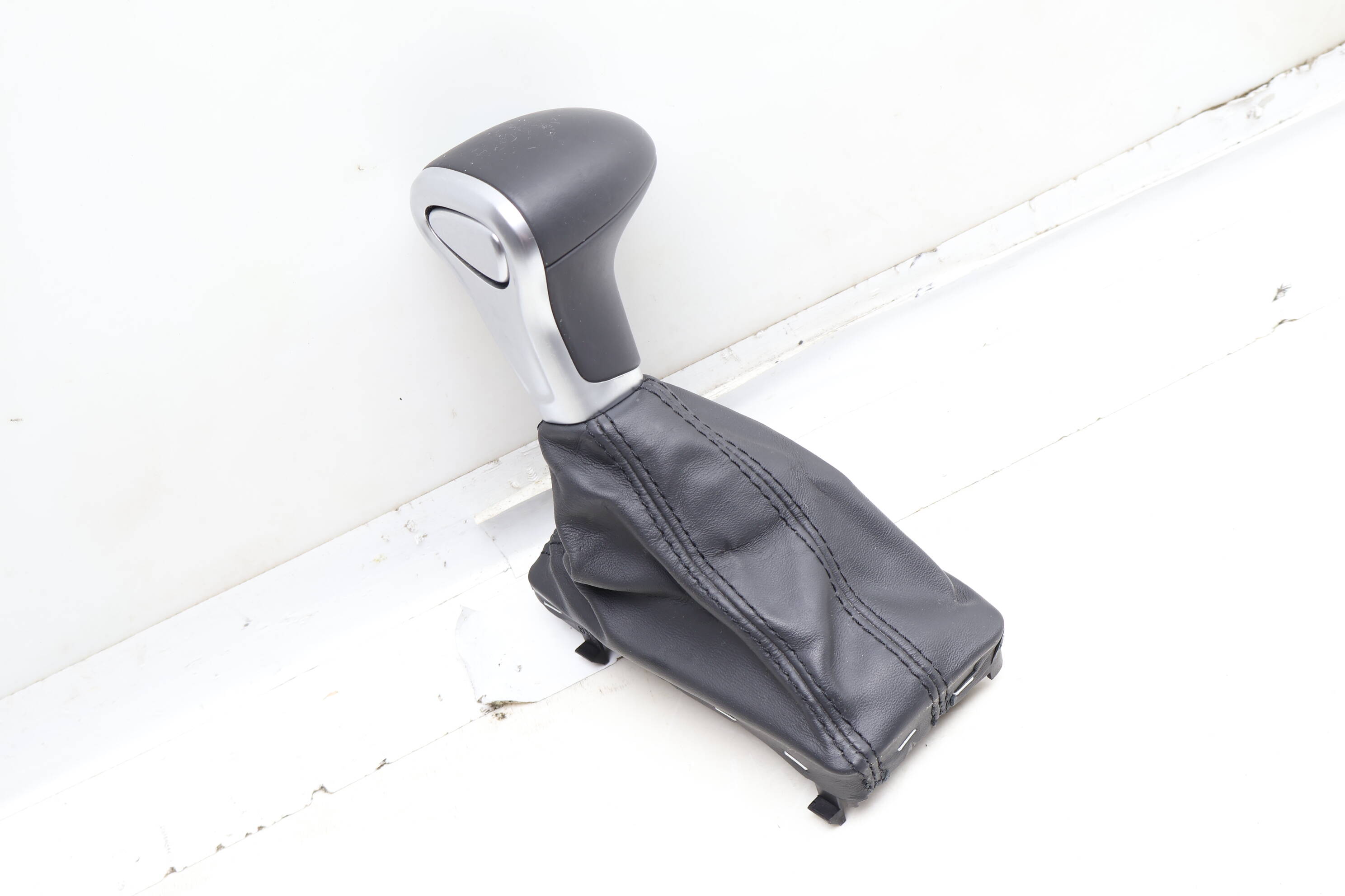 Automatic Shifter Knob W/ Boot 4L1713139AJ