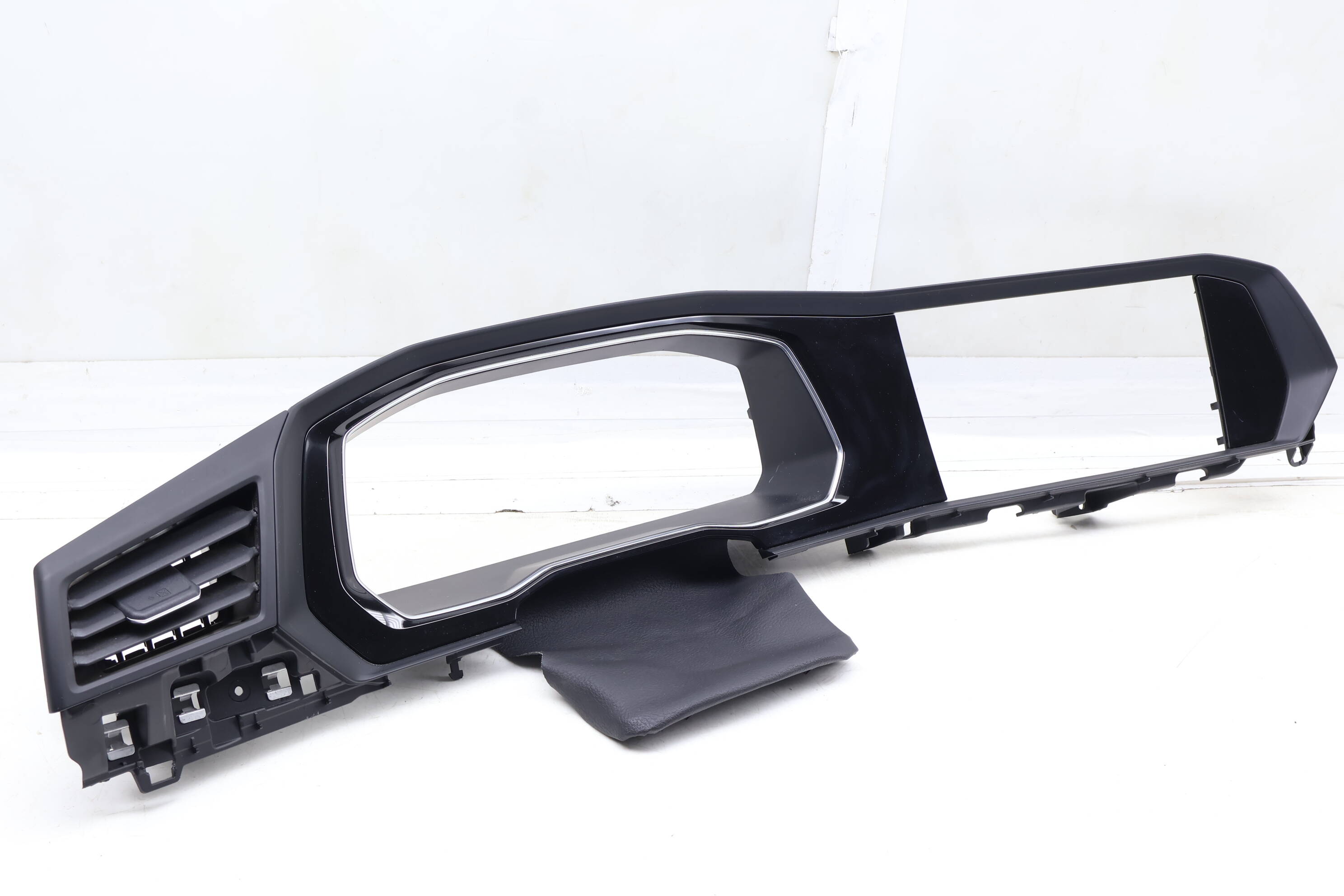 Instrument Cluster Bezel / Dash Trim W/ Air Vent 17B858019B