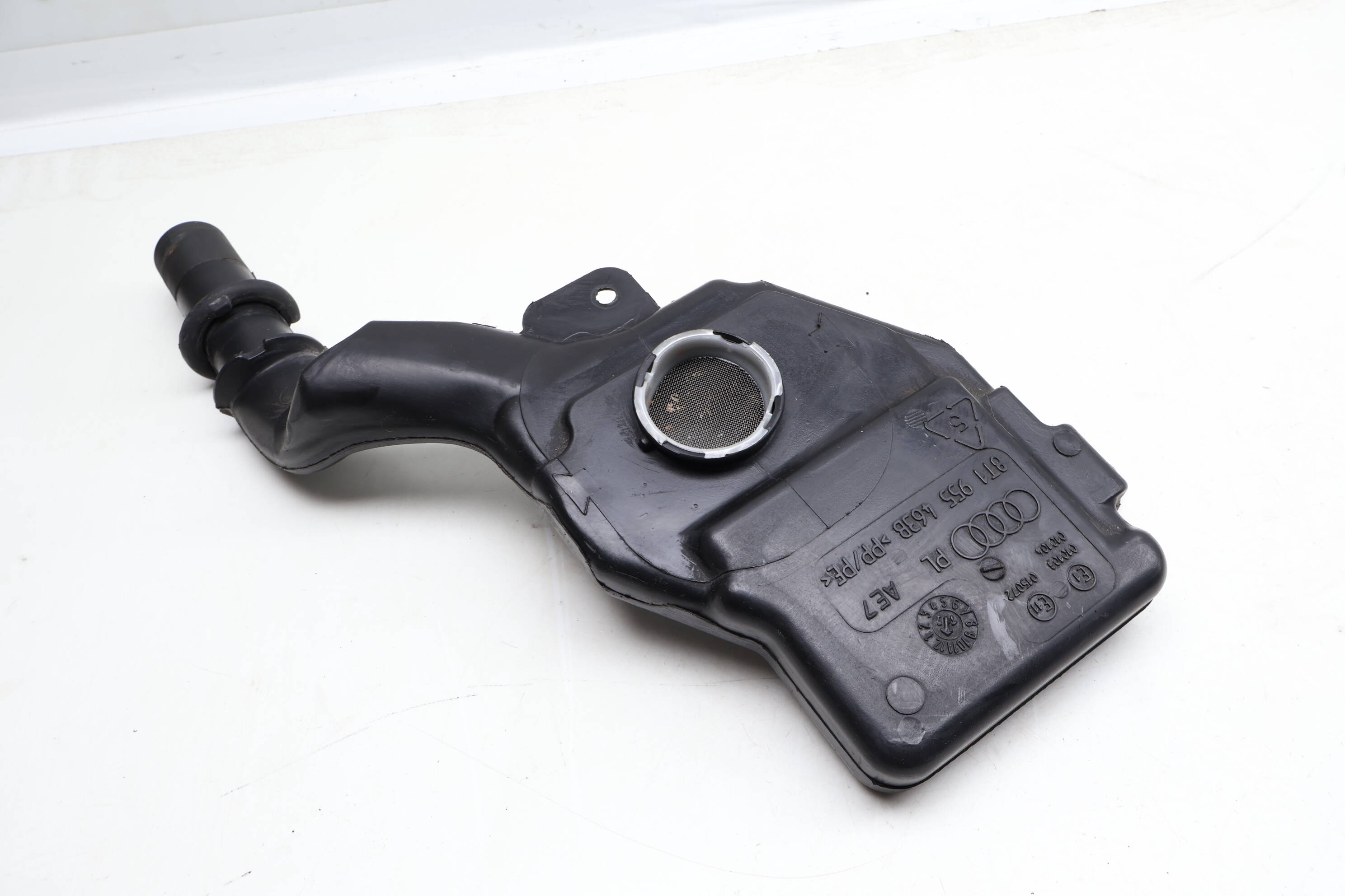 Upper Windshield Washer Reservoir / Filler Neck 8T1955463B