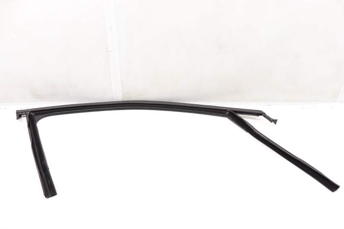 Door Window Glass Channel / Seal 2GJ837432 main product photo
