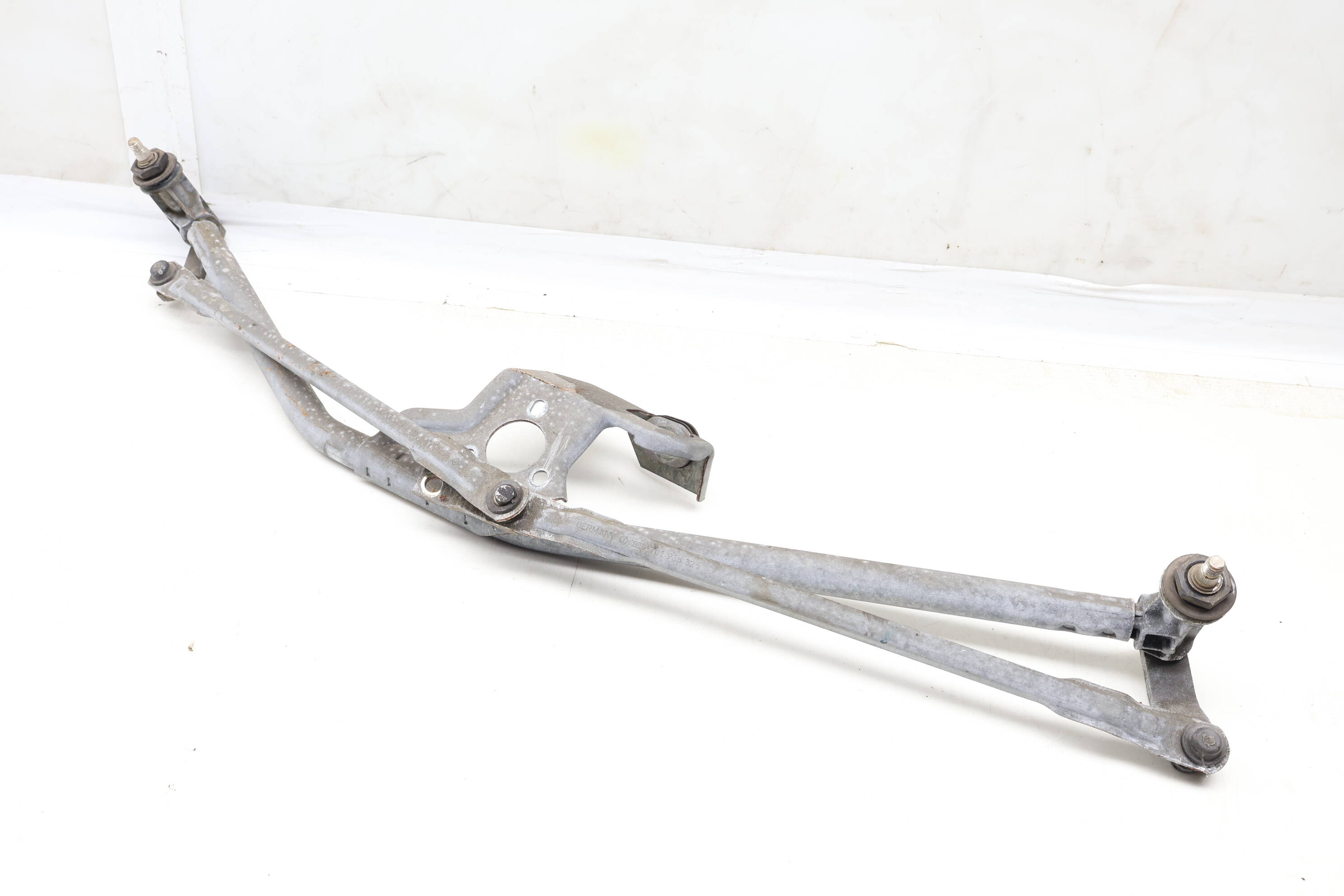 Windshield Wiper Transmission / Bracket 701955325